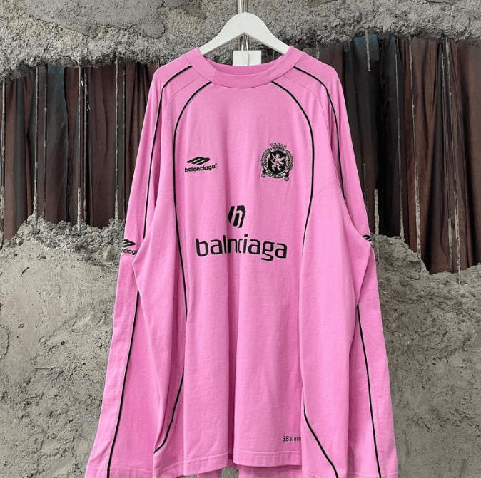 Balenciaga Balenciaga Oversized Long-Sleeve T-Shirt 1M Size US S / EU 44-46 / 1 - 1 Thumbnail