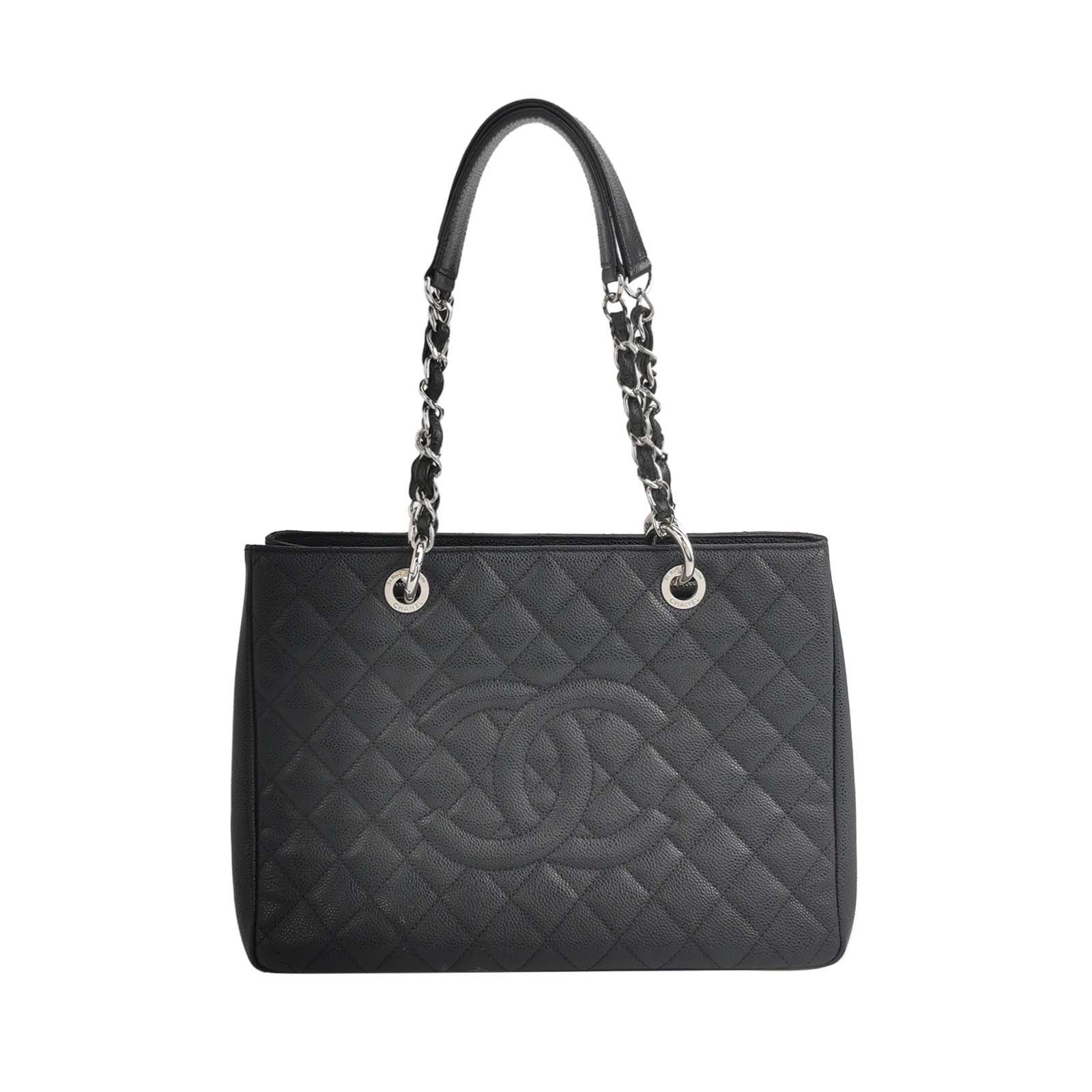 Chanel Chanel Women os Shoulder Bags Size ONE SIZE - 1 Thumbnail
