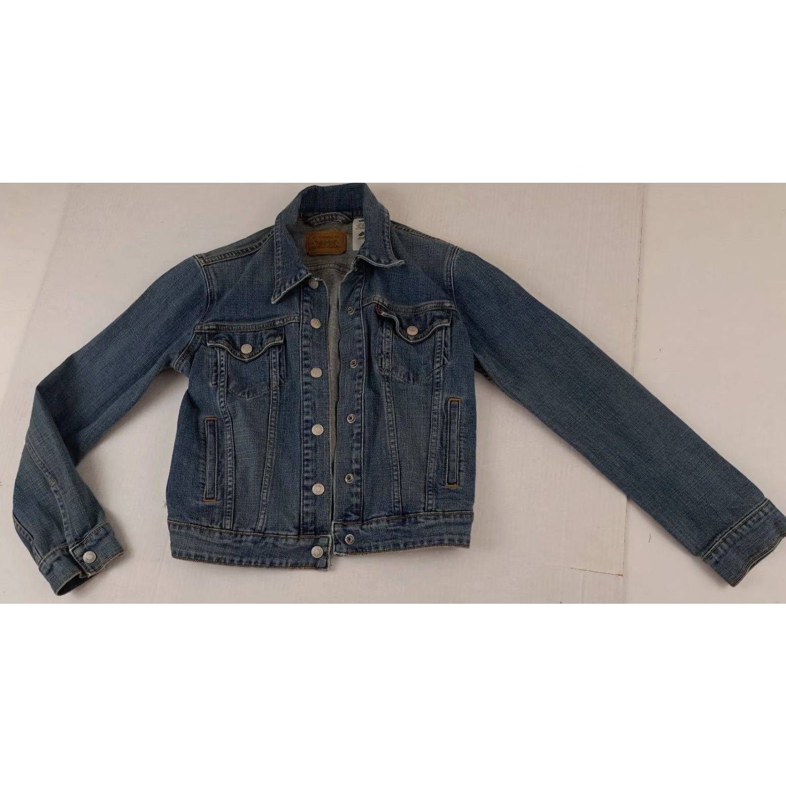 Levi's **VINTAGE LEVI'S WOMAN SMALL BLUE JEAN JACKET** User: Vintage Levi's Woman Small Blue Jean Jacket 90s Classic Size 28" / US 6 / IT 42 - 2 Thumbnail