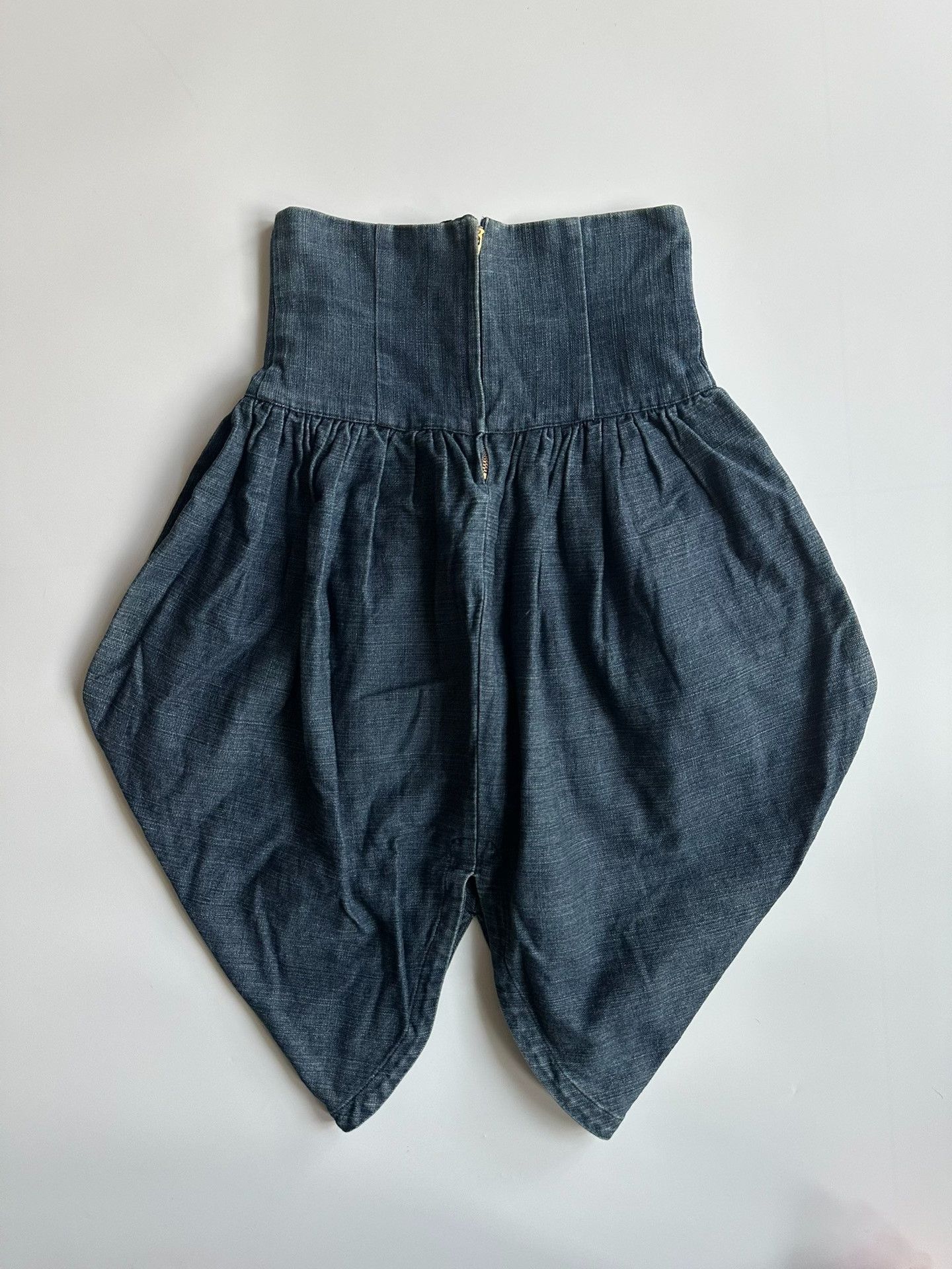 Hussein Chalayan HUSSEIN CHALAYAN SIZE42 Cocoon-shaped denim short skirt| Size 41" - 5 Thumbnail