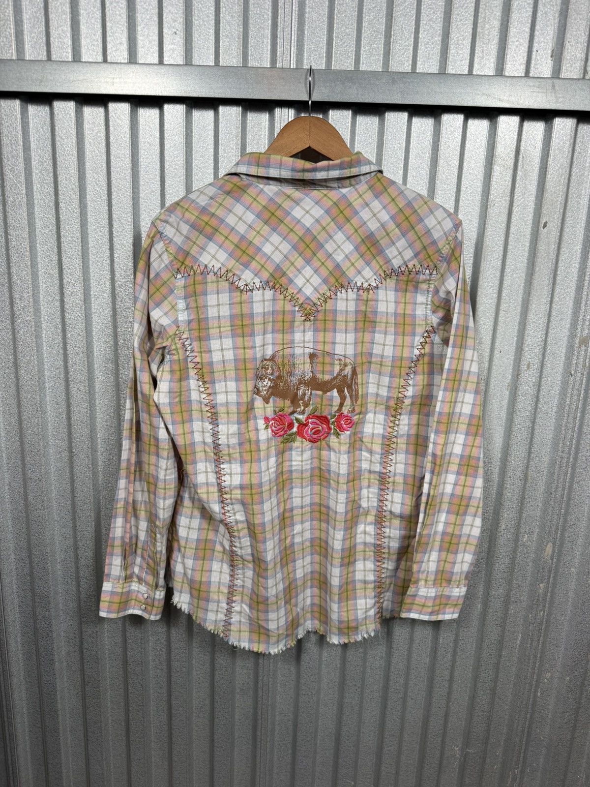 Wrangler Vintage Wrangler Western Rose Embroidered Pearl Snap Shirt Size US L / EU 52-54 / 3 - 11 Thumbnail