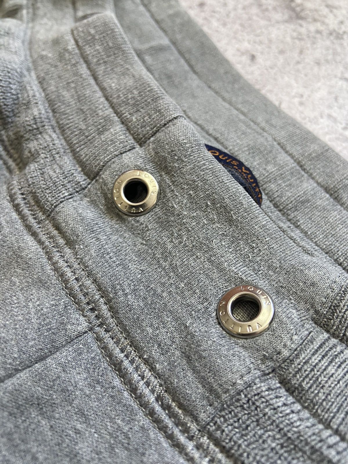 Louis Vuitton Louis Vuitton jogger sweatpants Size US 33 - 5 Thumbnail