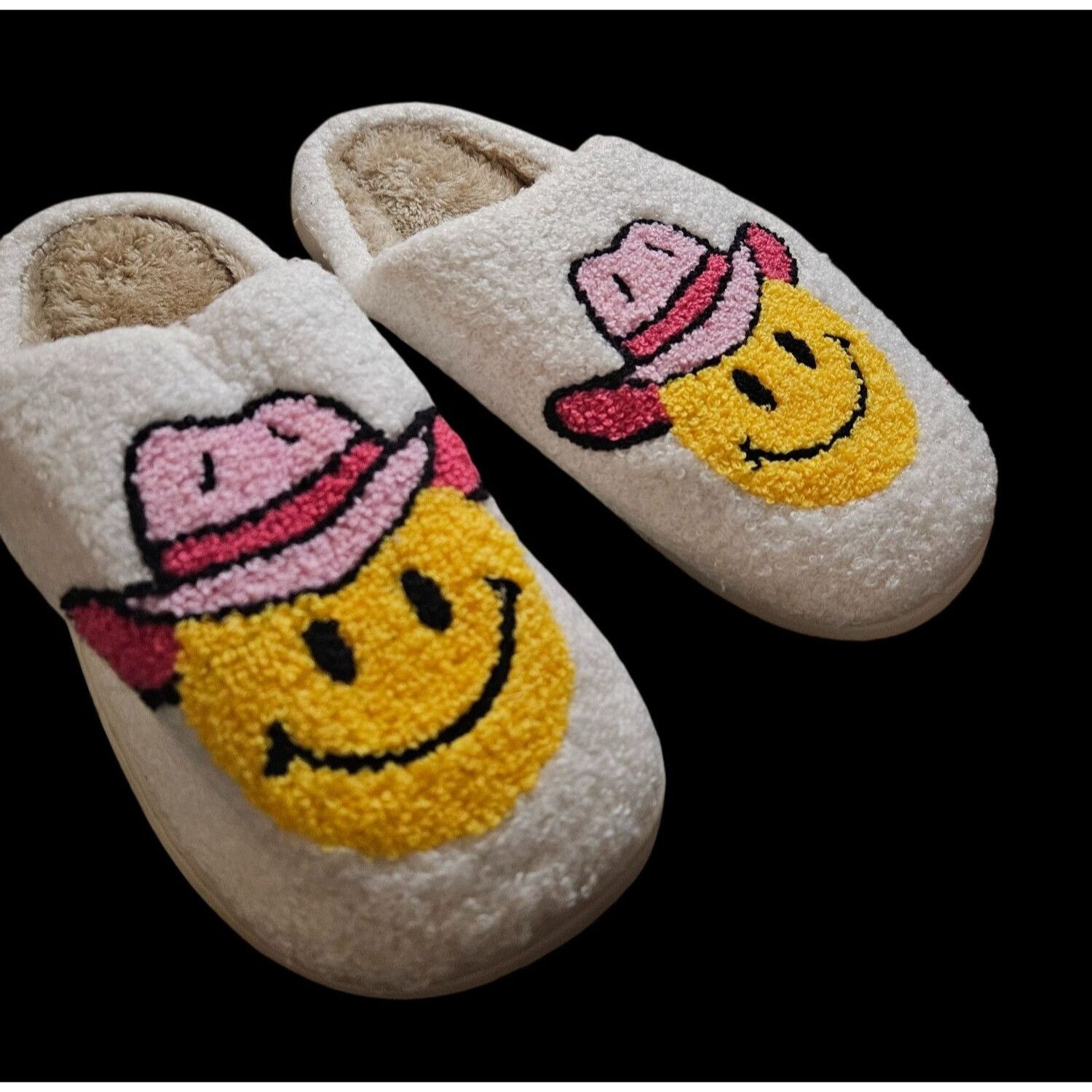 Japanese Brand Cowboy Hat Smiley Face Fuzzy Slippers Unisex Cozy Indoor Sho Size US 10 / IT 40 - 1 Thumbnail