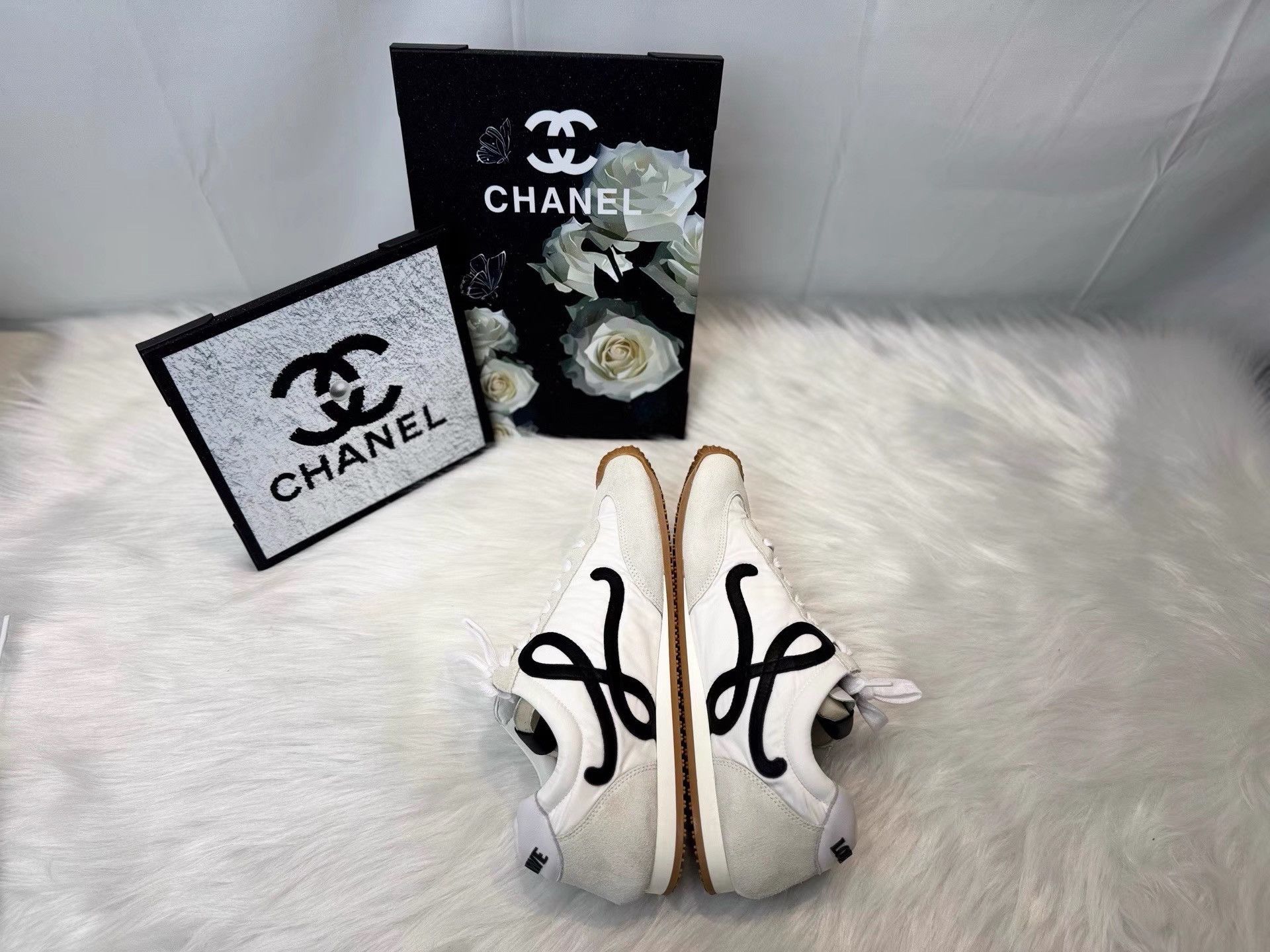 Loewe Loewe Ballet Runner 2.0 Black & White Trainer K36 Size US 7 / EU 40 - 7 Thumbnail