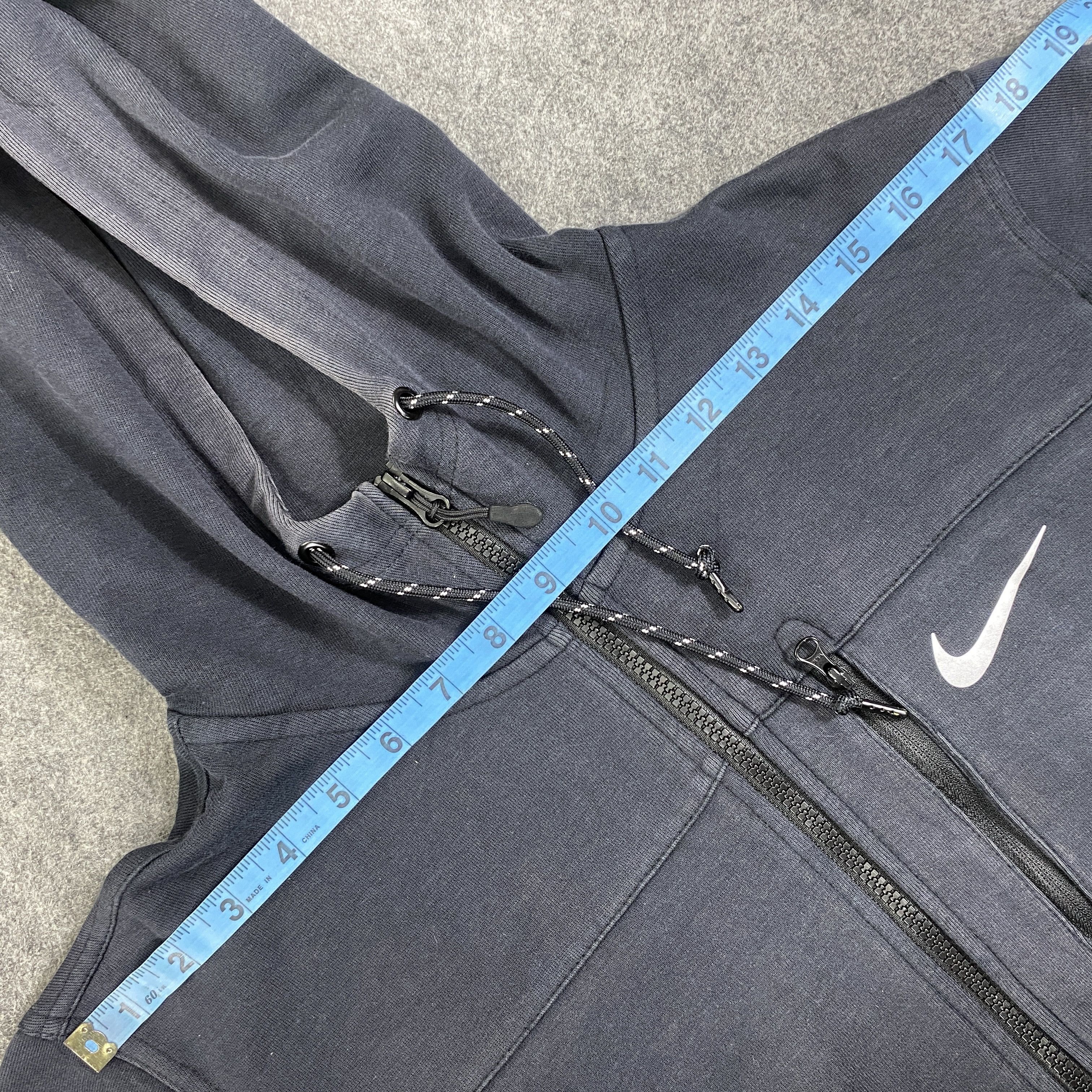 Nike Vintage nike Small Logo Zipper Hoodie Faded - SW095 Size US M / EU 48-50 / 2 - 13 Thumbnail