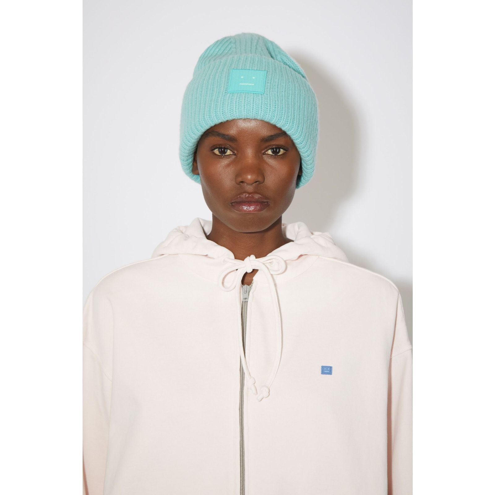 Acne Studios Acne Studios Pansy Wool Face Logo Beanie Hat PAW16 Turquoise Size ONE SIZE - 1 Thumbnail