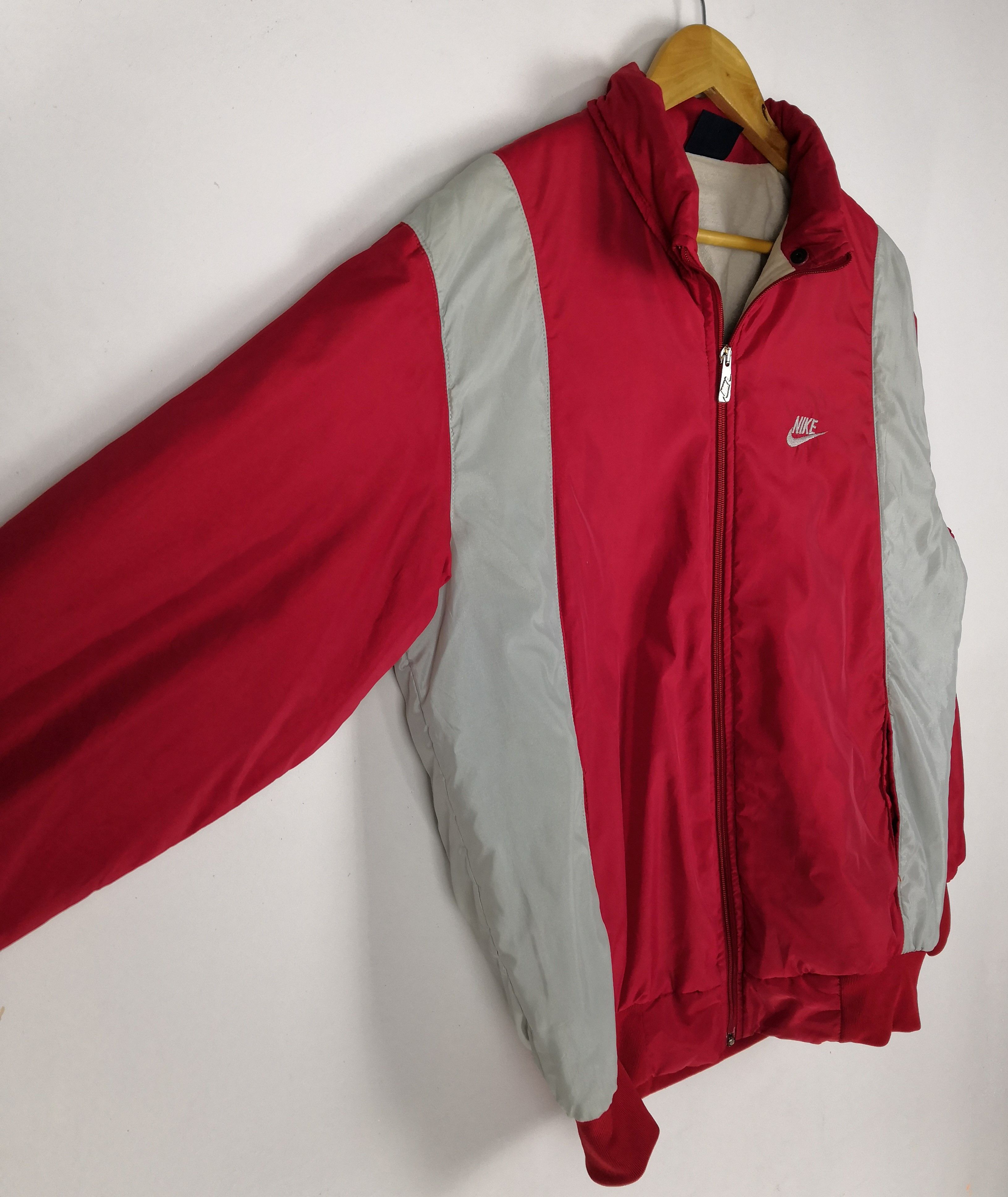 Nike Vintage 90s Nike Puffer Hoodie Jacket Made In Italy Size US L / EU 52-54 / 3 - 5 Thumbnail