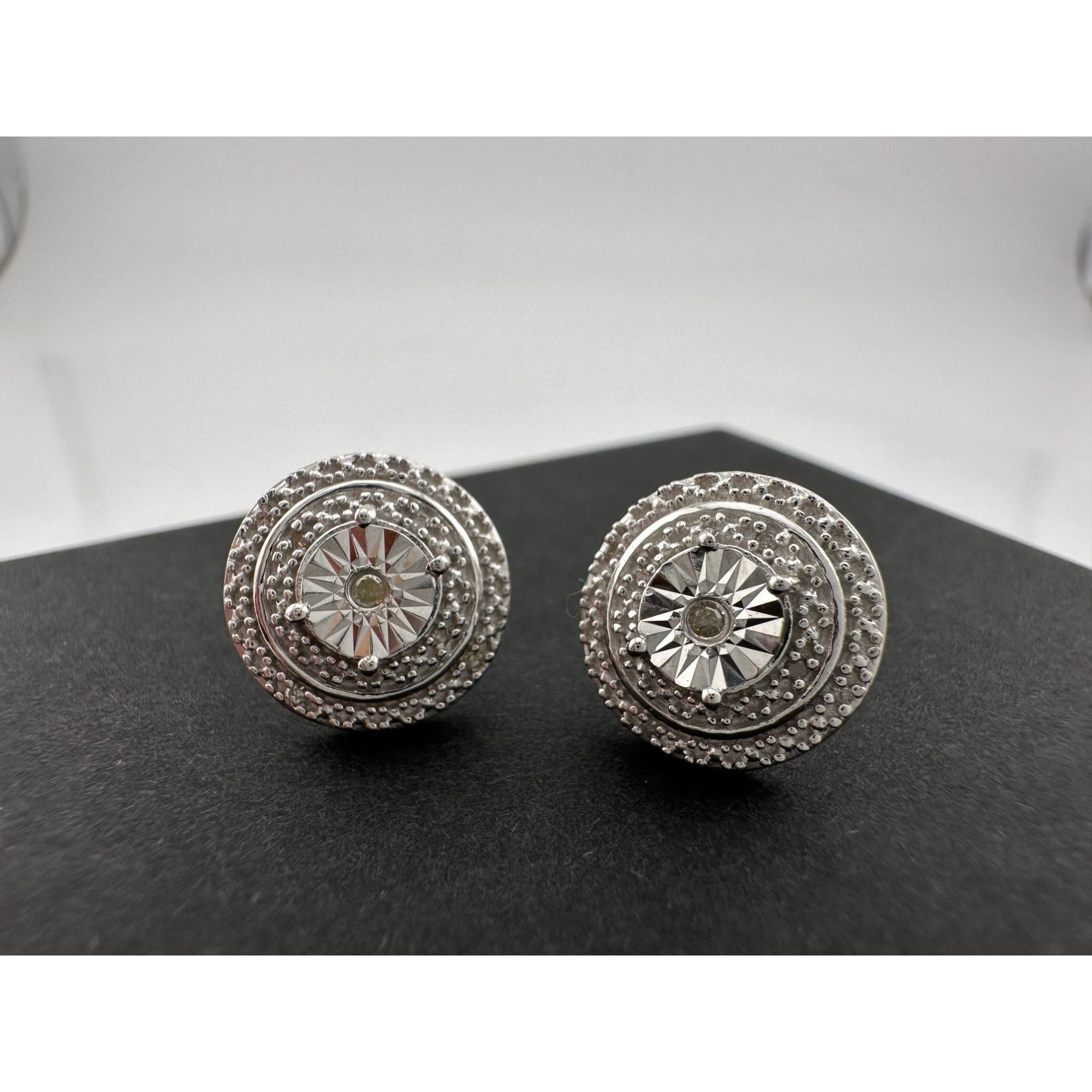 Other Round Illusion Diamond Stud Earrings Size ONE SIZE - 4 Thumbnail
