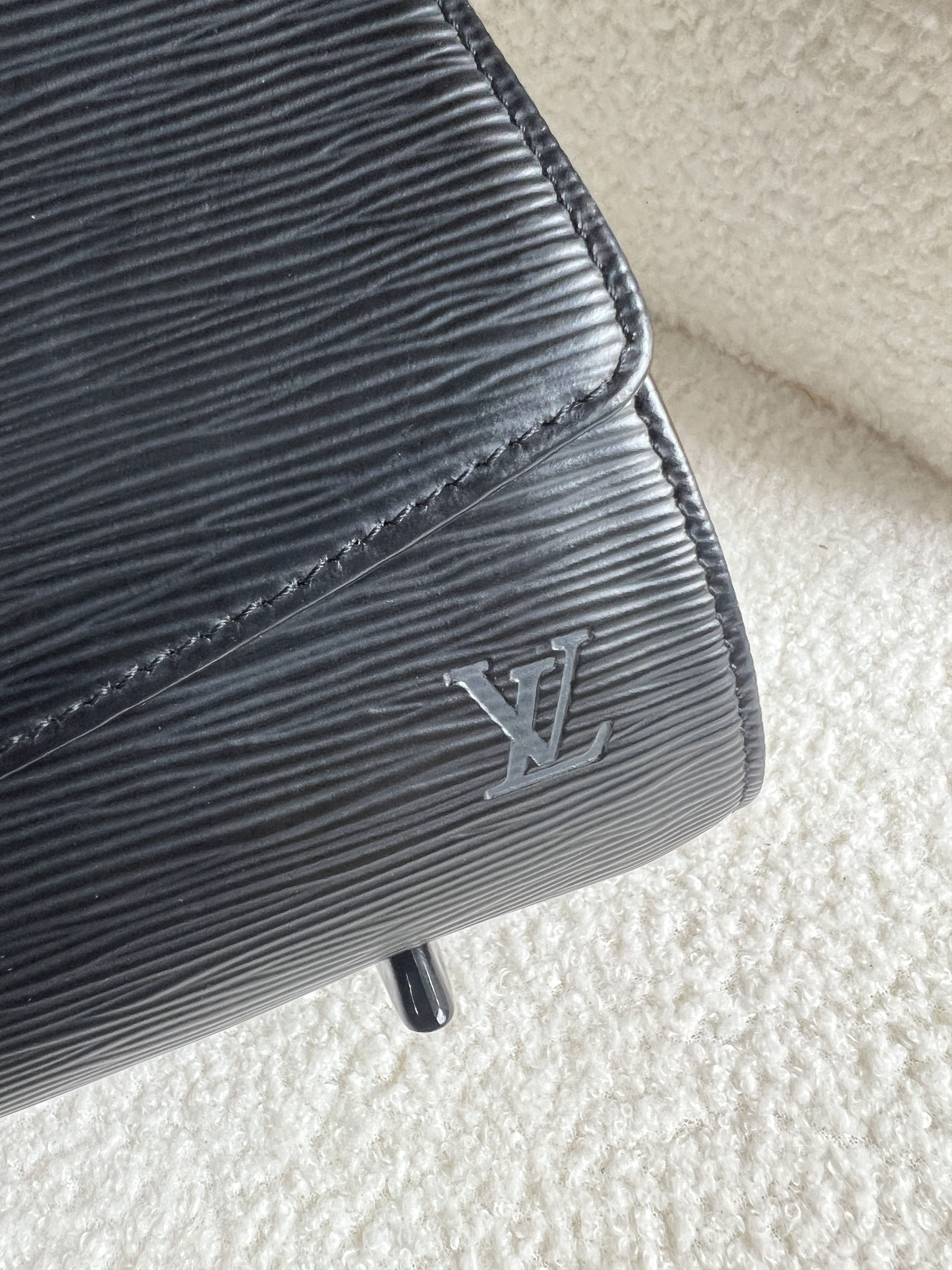 Louis Vuitton Louis Vuitton Epi Nocturne GM Size ONE SIZE - 6 Thumbnail