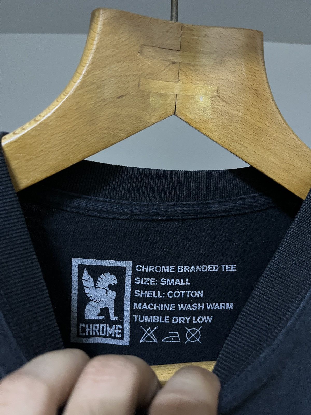 Chrome Industries Japan Edition in Black, Women's — image 5 of 6