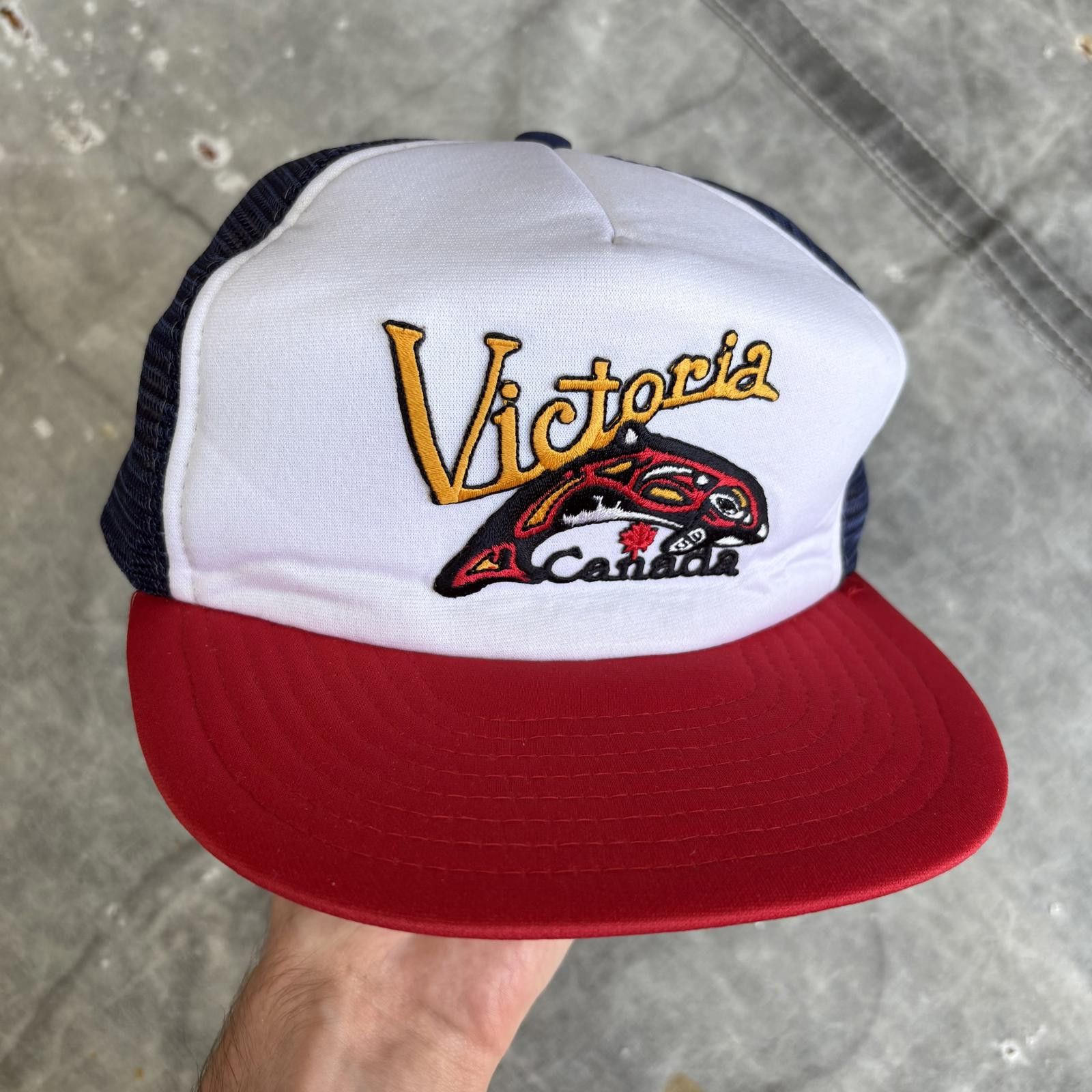 Vintage Vintage 80s Victoria Canada Maple Leaf Orca Trucker Hat Size ONE SIZE - 1 Thumbnail
