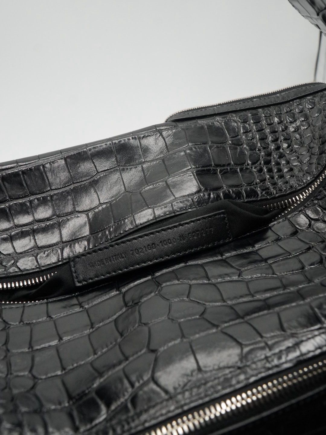 Balenciaga Balenciaga Black Croc Embossed Big Superbusy Sling Bag Size ONE SIZE - 12 Thumbnail