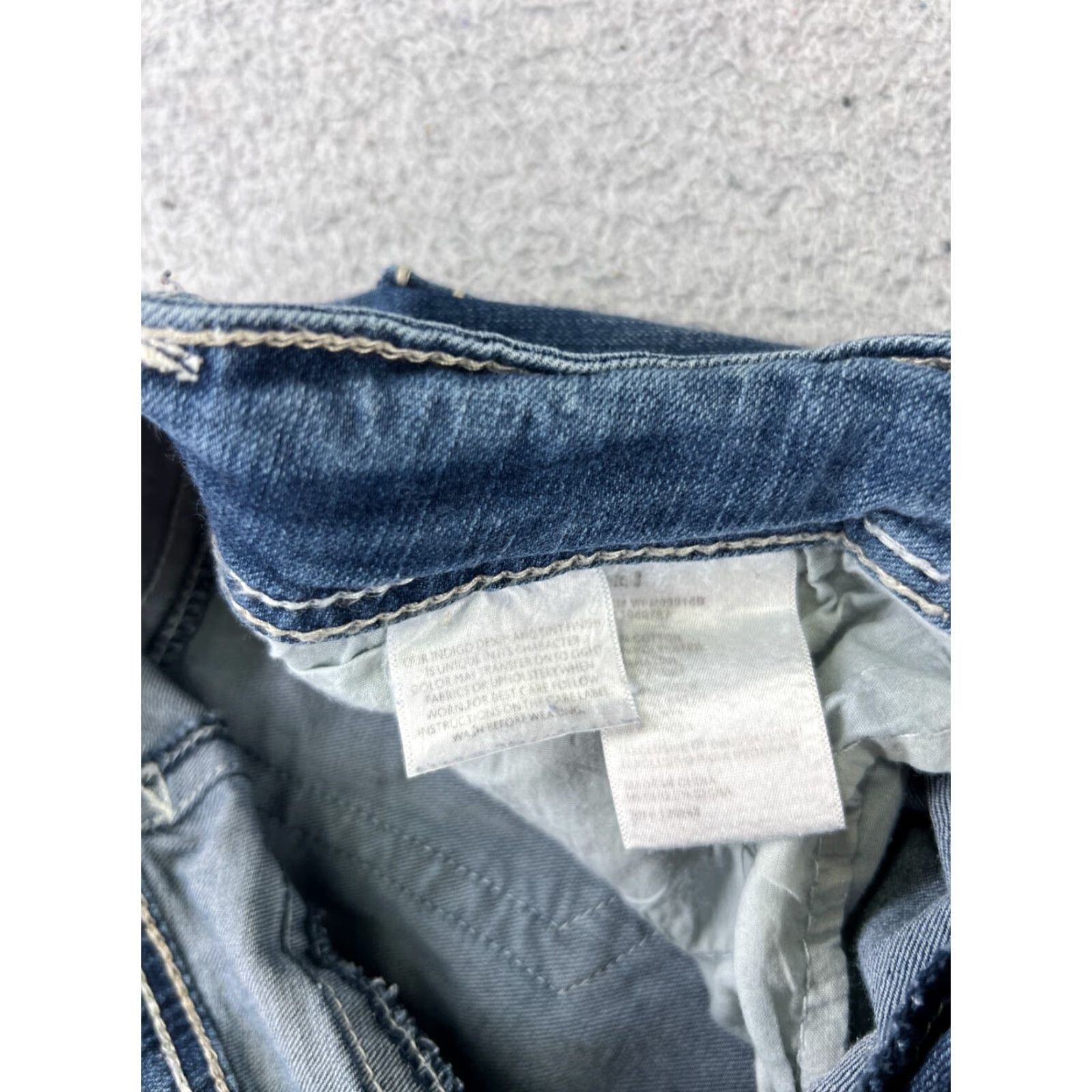 Vintage Wallflower Jeans Womens Jeans Blue Denim Bootcut 26x28 3 Stretch Cotton Blend Regular Embroidered Rhinestone 5-Pocket Luscious Curvy Fit Size 26" / US 2 / IT 38 - 7 Thumbnail