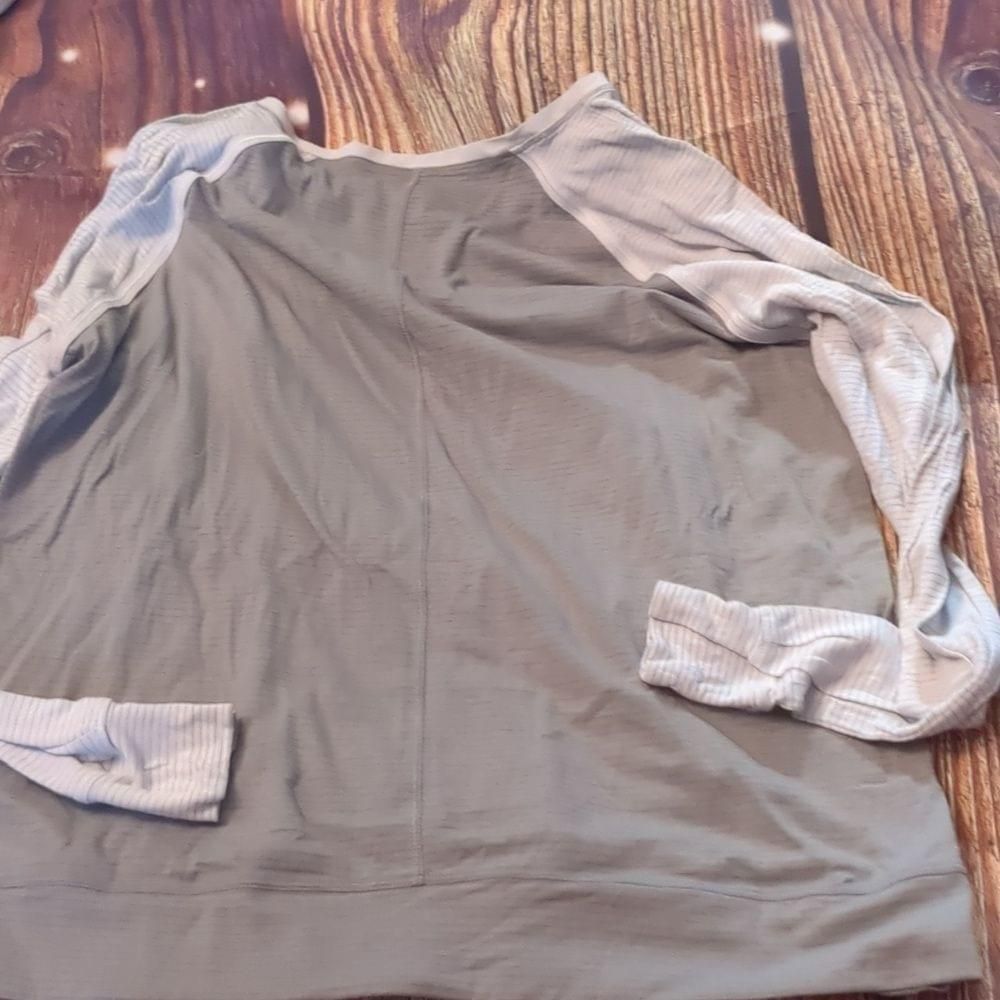 Lululemon Lululemon gray white weightless crew size 10? Size M / US 6-8 / IT 42-44 - 4 Thumbnail