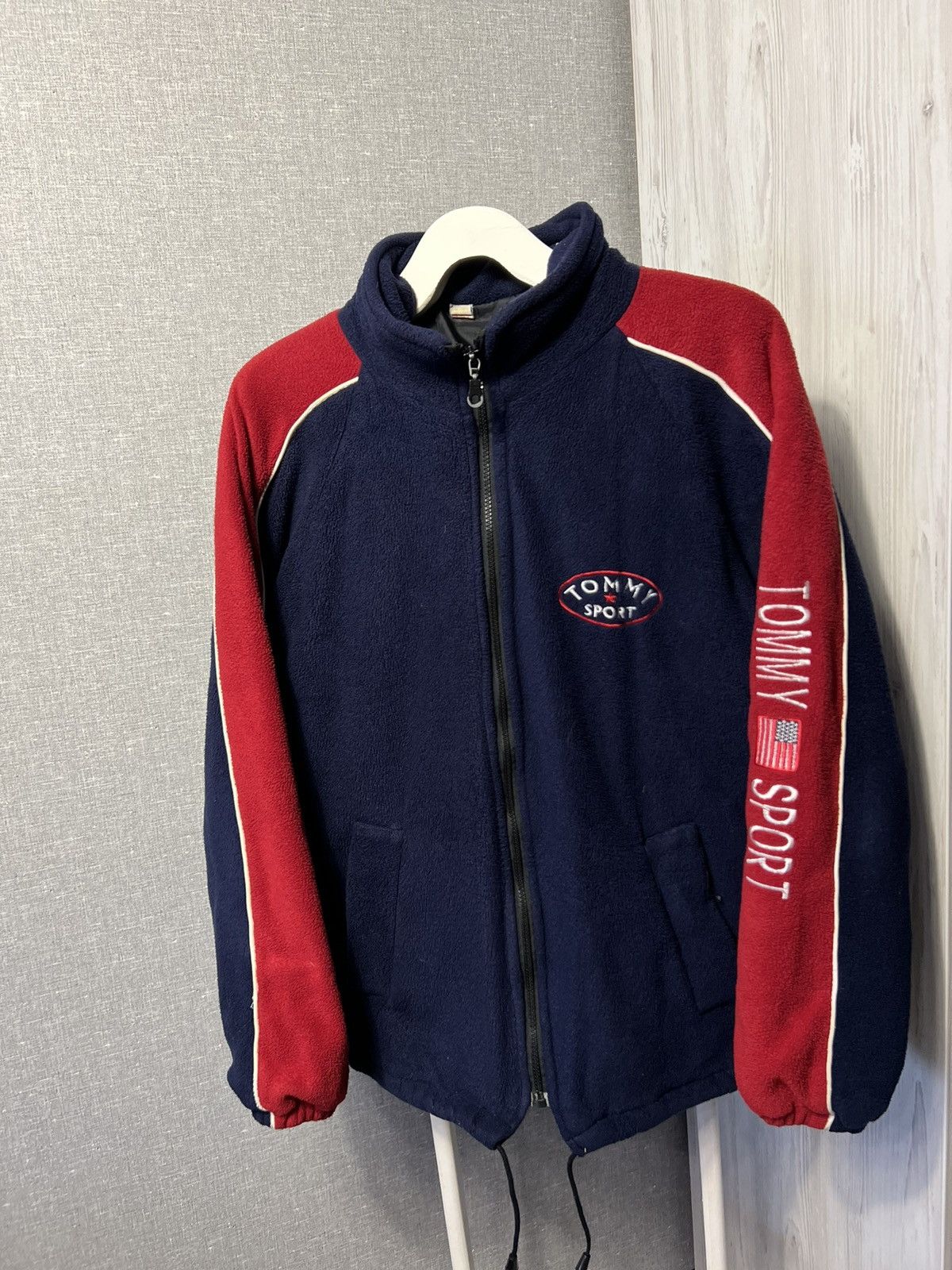 Tommy Hilfiger × Vintage Vintage Tommy Sport Fleece Zip Jacket USA Flag Made in UK Size US L / EU 52-54 / 3 - 1 Thumbnail