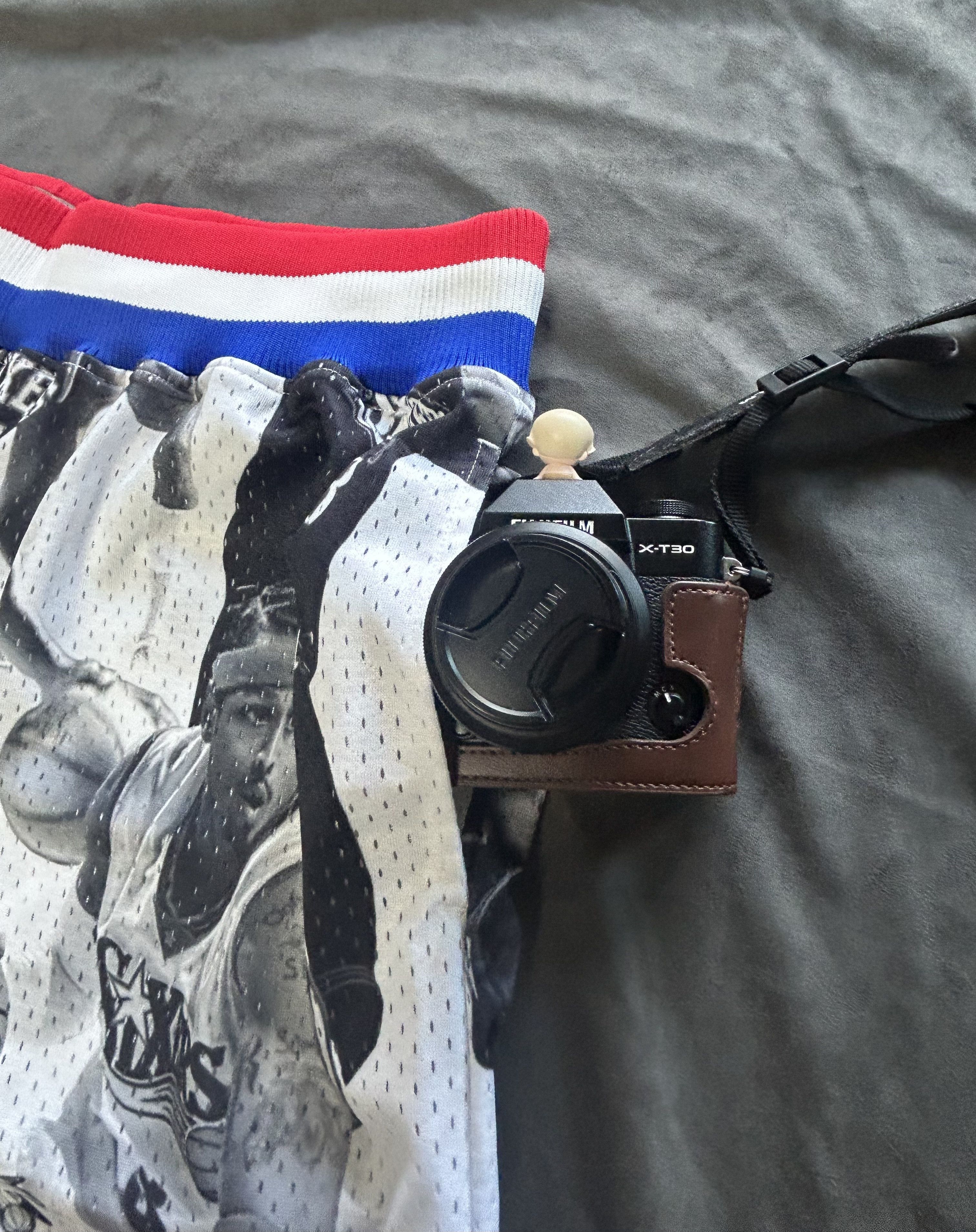 Mitchell & Ness Rare Lapstone Mitchell Ness Icon Collage 76ers Shorts XL Size US 34 / EU 50 - 7 Thumbnail