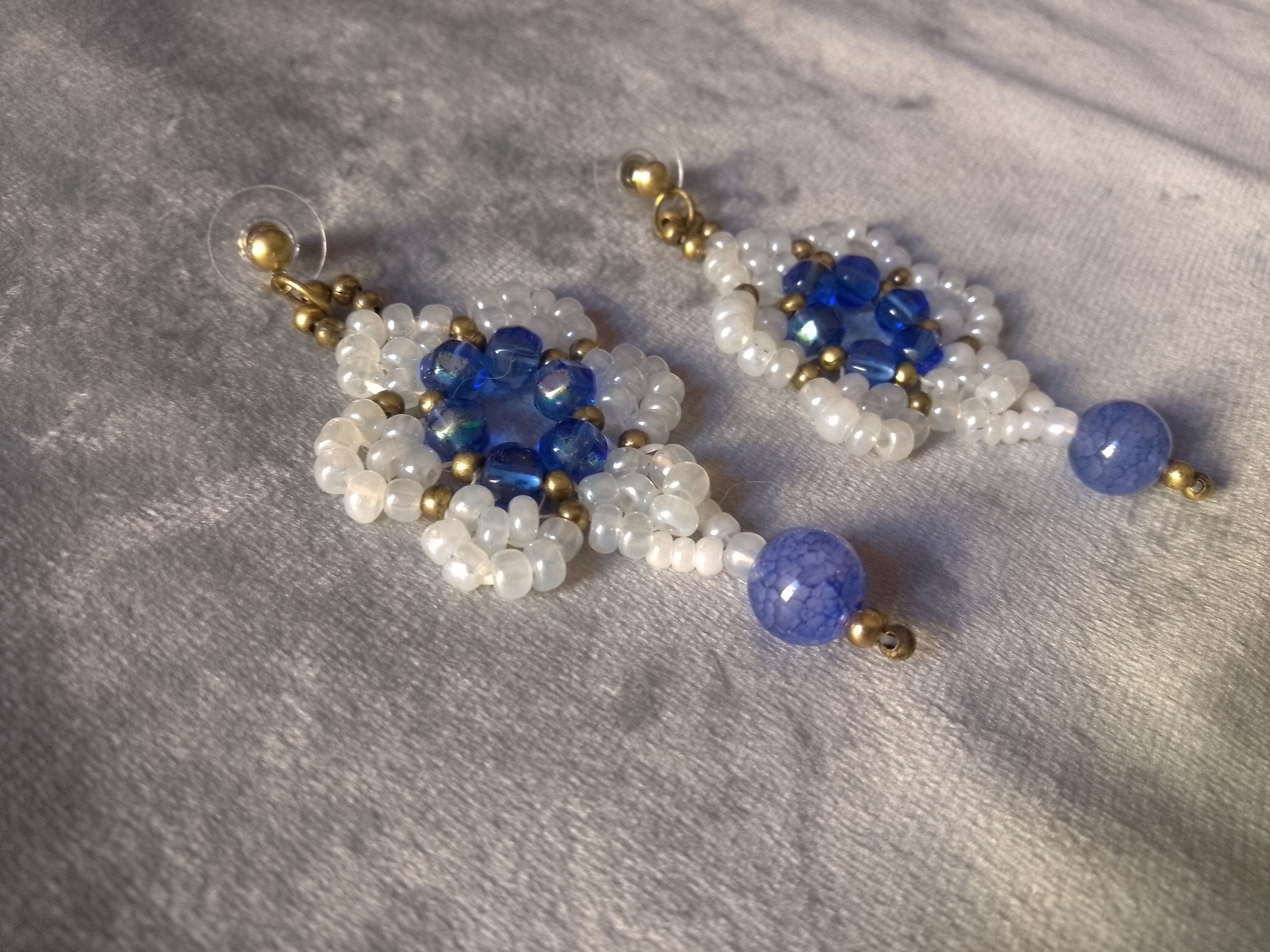 Handmade Earrings Flower Beaded White Blue Agate Gemstones Size ONE SIZE - 7 Thumbnail