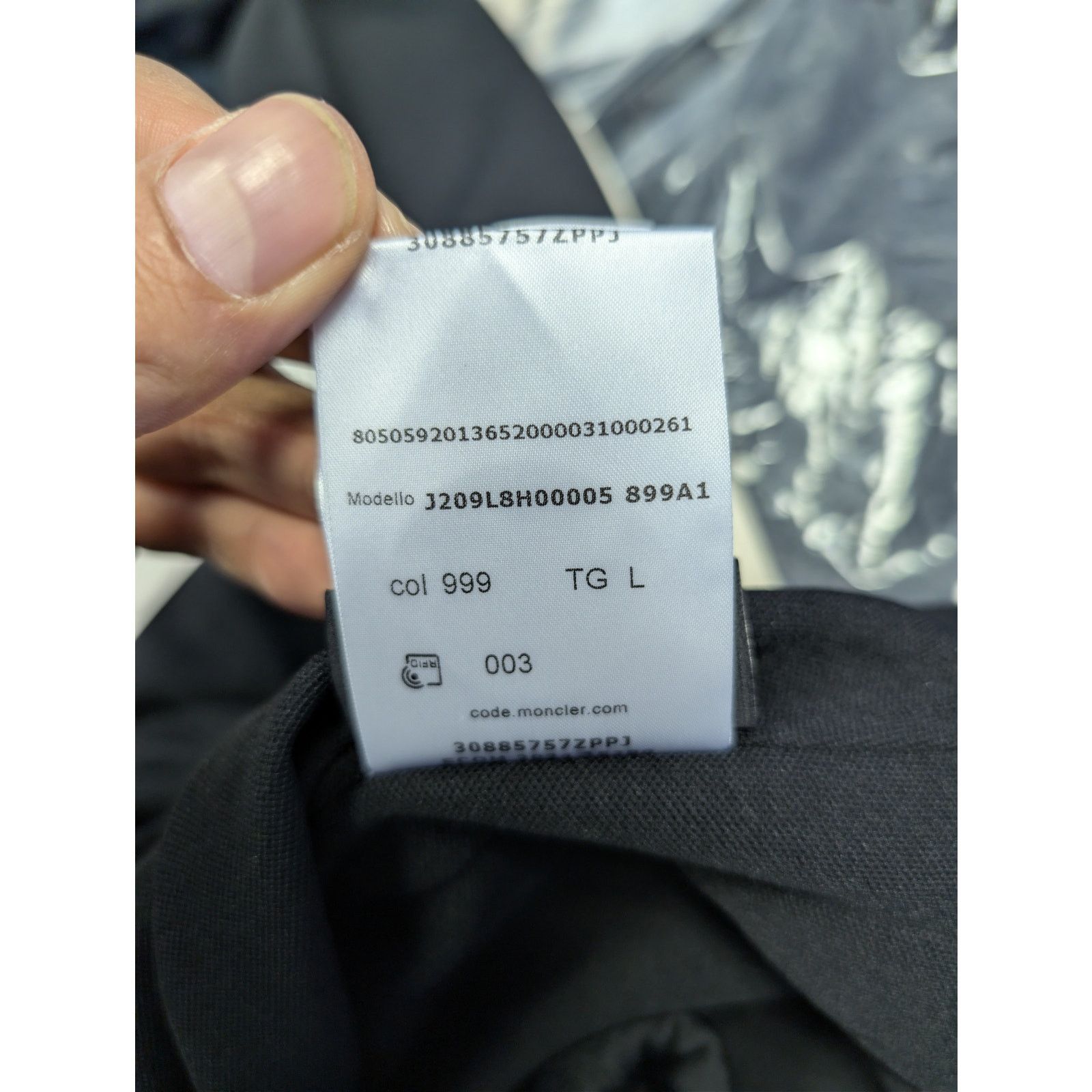 Moncler × Palm Angels o1rshd1 Q:2 / Sweat Bottoms Track Pants in Black / White Size US 34 / EU 50 - 22 Thumbnail