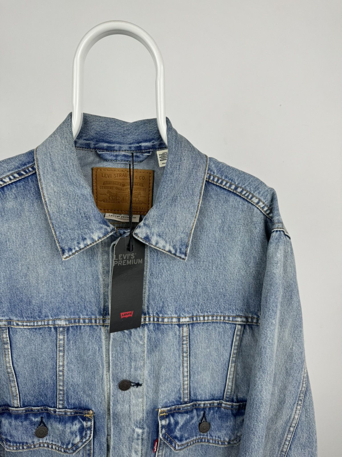 Levi's Levi’s Premium Iconic Original Trucker Jacket Washed Blue Size US XXL / EU 58 / 5 - 2 Thumbnail