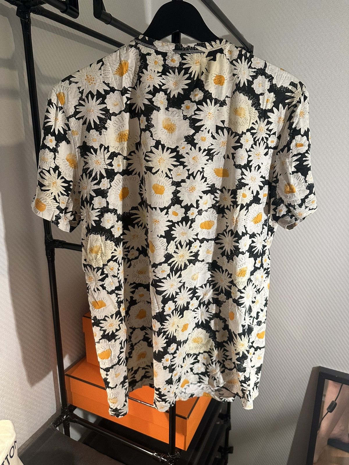 Burberry Burberry Daisy Print T-Shirt L, Portugal — Floral Allover Size US L / EU 52-54 / 3 - 3 Thumbnail