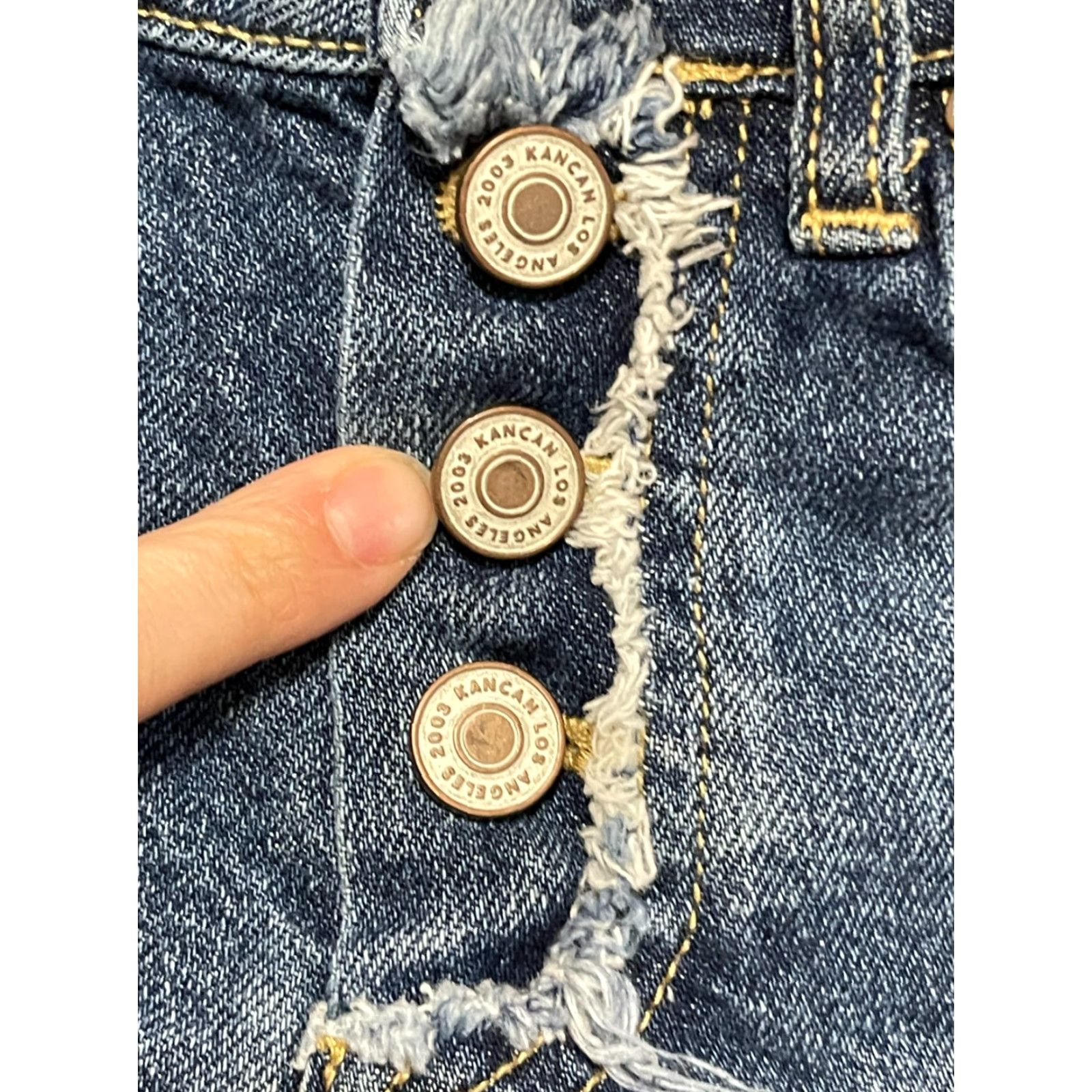 Vintage KanCan Shorts Women S Blue Denim Frayed Hem Button Fly Casual Modern 2.0 in. Inseam Regular Size 28" / US 6 / IT 42 - 5 Thumbnail