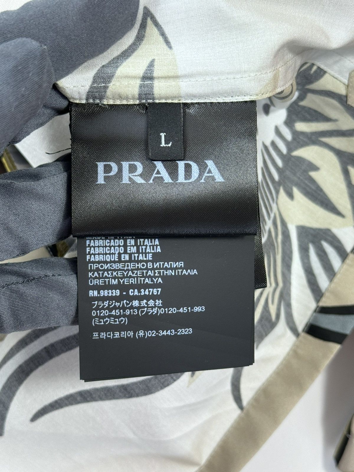 Prada FLOWER PRINT SHIRT Size US L / EU 52-54 / 3 - 6 Thumbnail