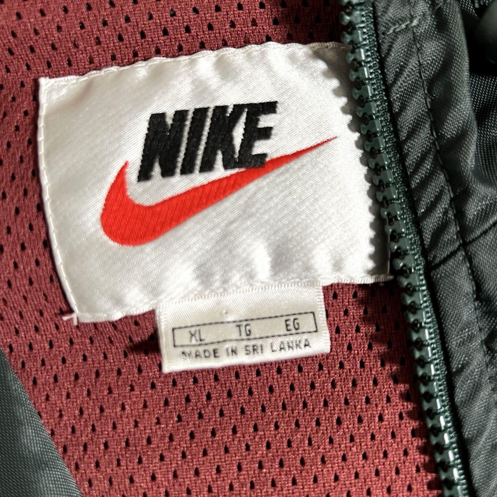 Nike VINTAGE Nike Windbreaker Jacket Nylon Hooded Parka 90s Green XL Mens Size US XL / EU 56 / 4 - 3 Thumbnail