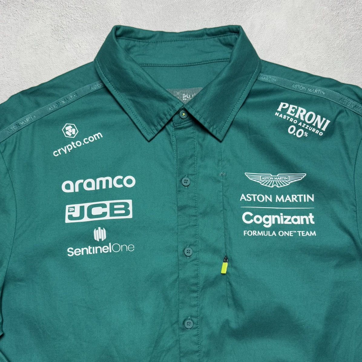 Formula 1 Aston Martin Cognizant F1 Racing Team 2023 Button Up Shirt Size US L / EU 52-54 / 3 - 7 Thumbnail