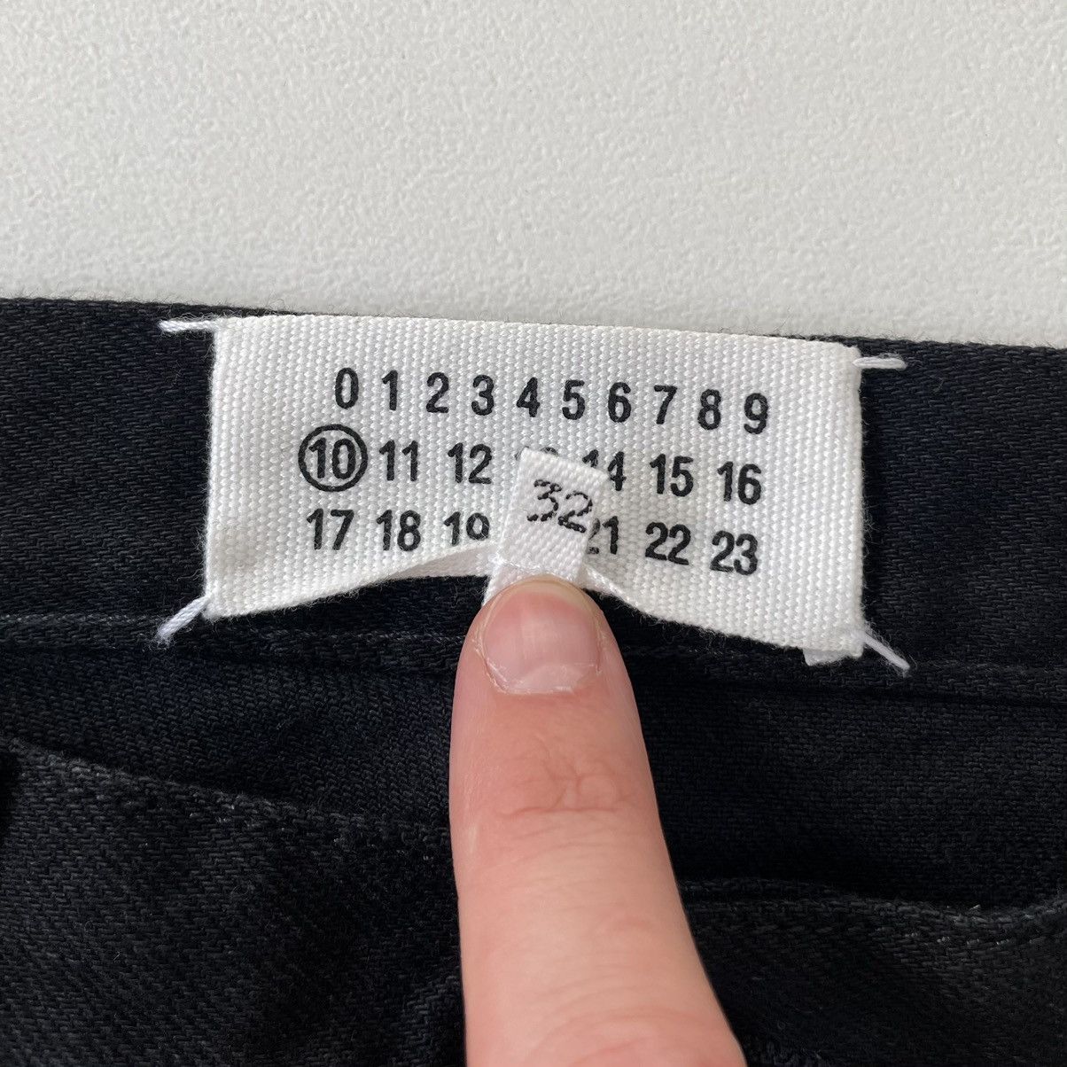 Maison Margiela A/W 19 ‘Cut Out Pockets’ Denim Jeans Size US 34 / EU 50 - 6 Thumbnail