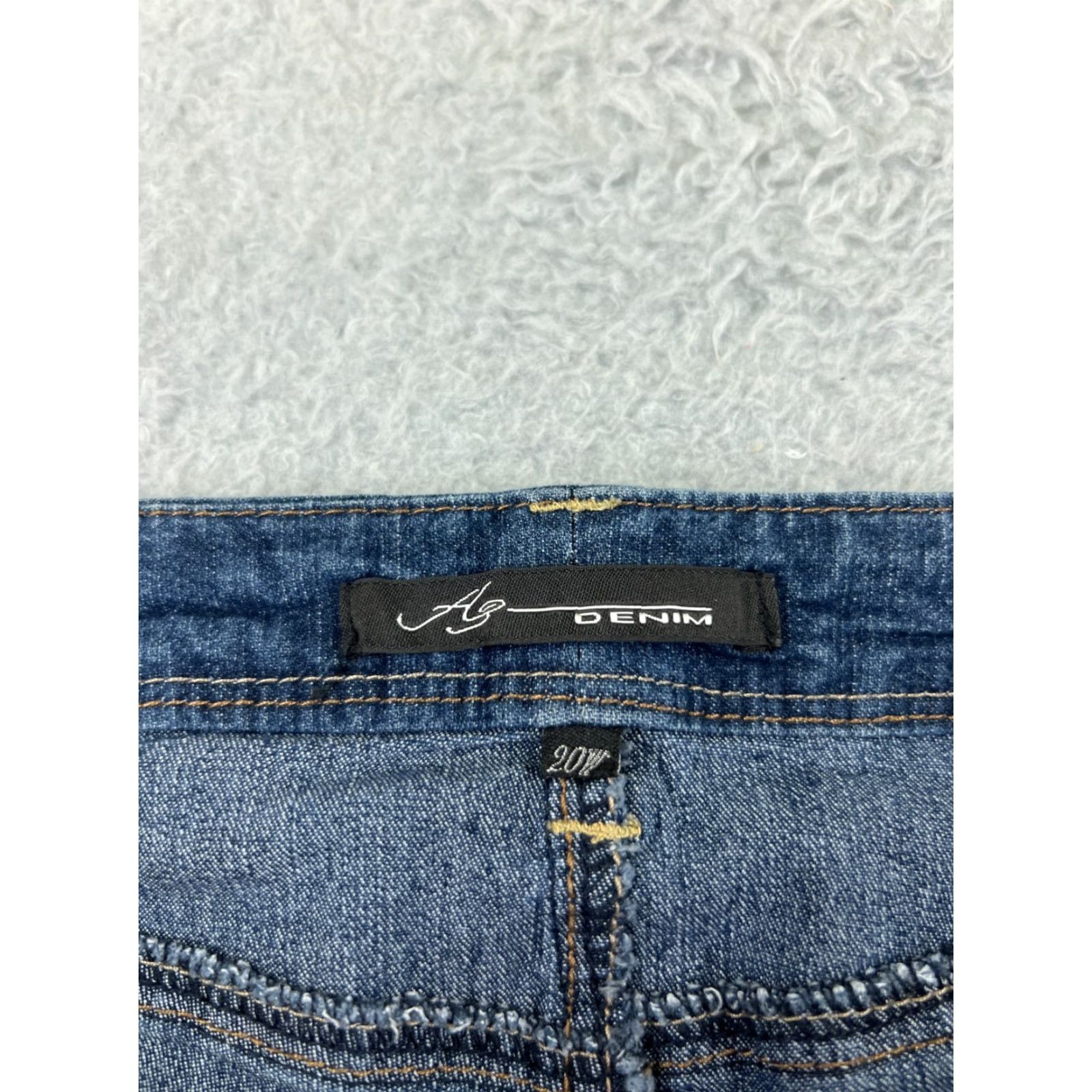 Vintage AG Adriano Goldschmied Jeans Women 20W Capri Mid Rise Blue Denim Capri Jeans Womens Size 42" / US 20 - 4 Thumbnail