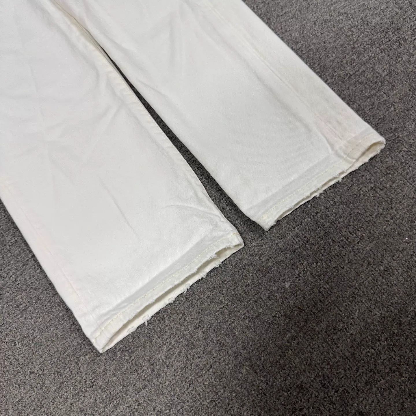 Acne Studios Acne Studios Distressed Hem White Jeans 99 New Size US 33 - 3 Thumbnail