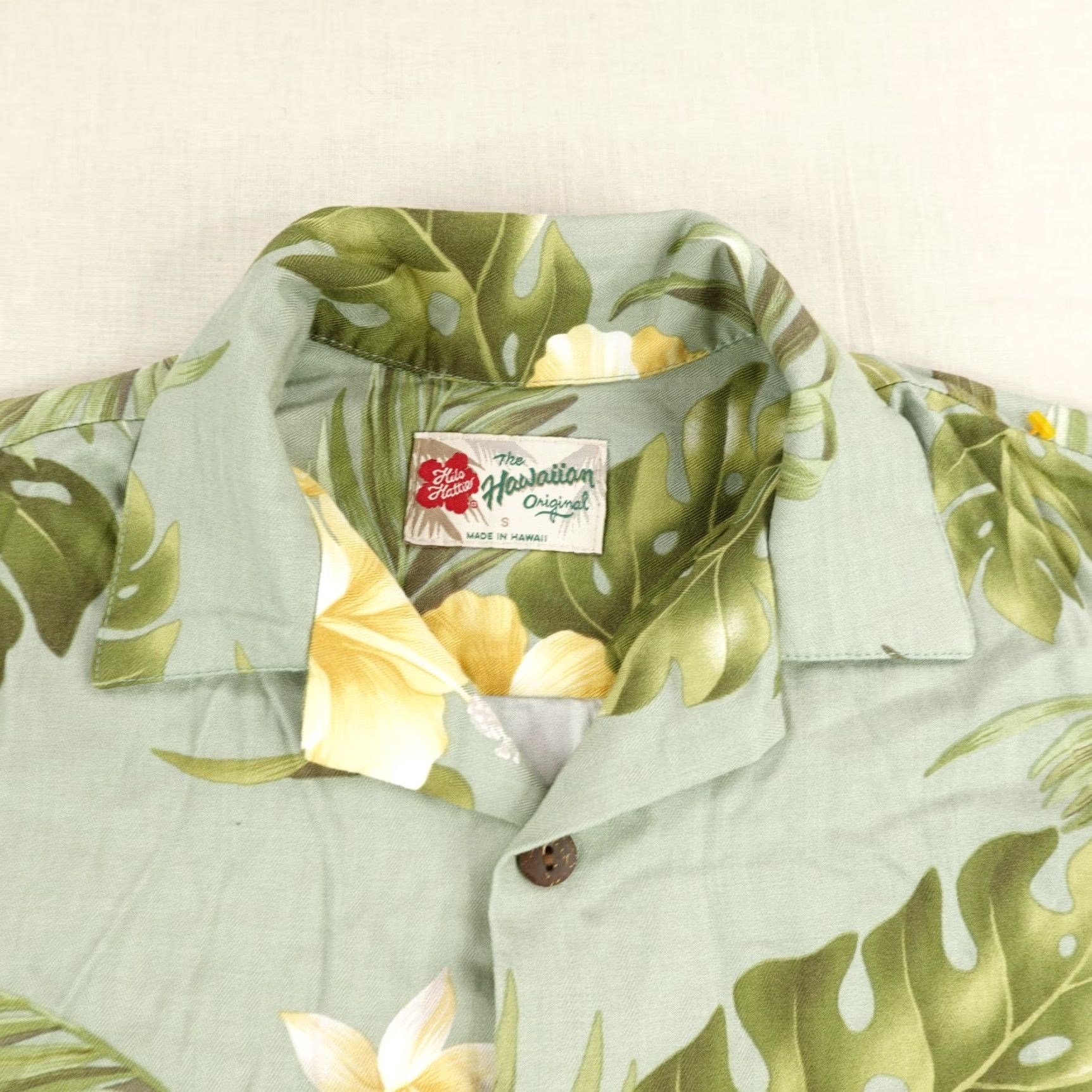 Hilo Hattie VINTAGE Hilo Hattie Shirt Mens Small Short Sleeve Tropical Hawaiian Casual Button-Up Green Floral 90s Mens Size US S / EU 44-46 / 1 - 2 Thumbnail