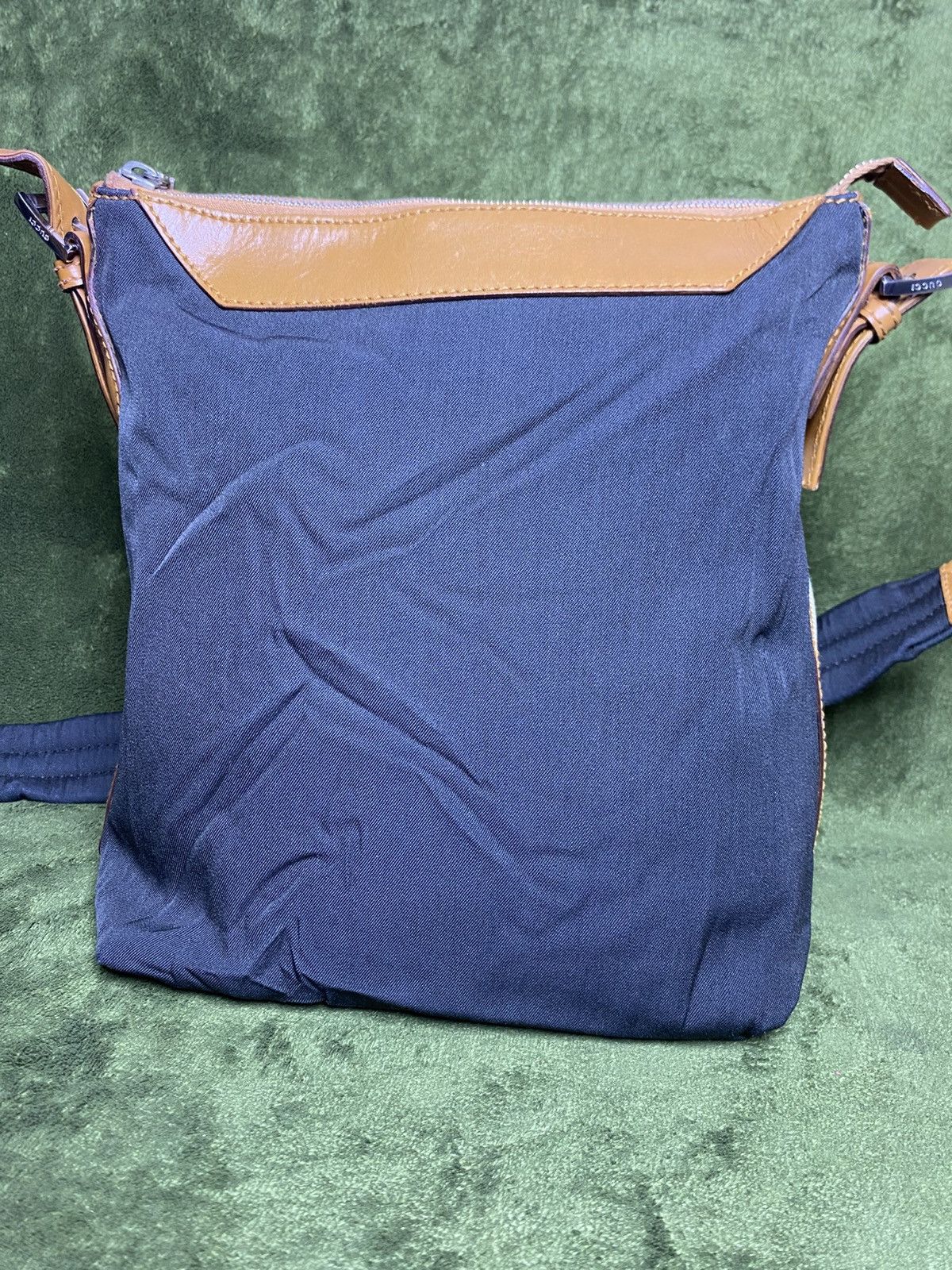 Gucci GUCCI black canvas crossbody shoulder bag Size ONE SIZE - 4 Thumbnail