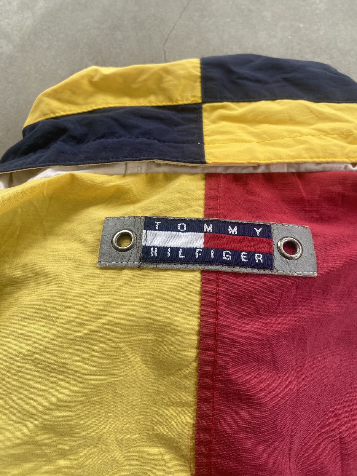 Tommy Hilfiger VINTAGE TOMMY HILFIGER SAILING GEAR COLOUR BLOCK Size US L / EU 52-54 / 3 - 11 Thumbnail