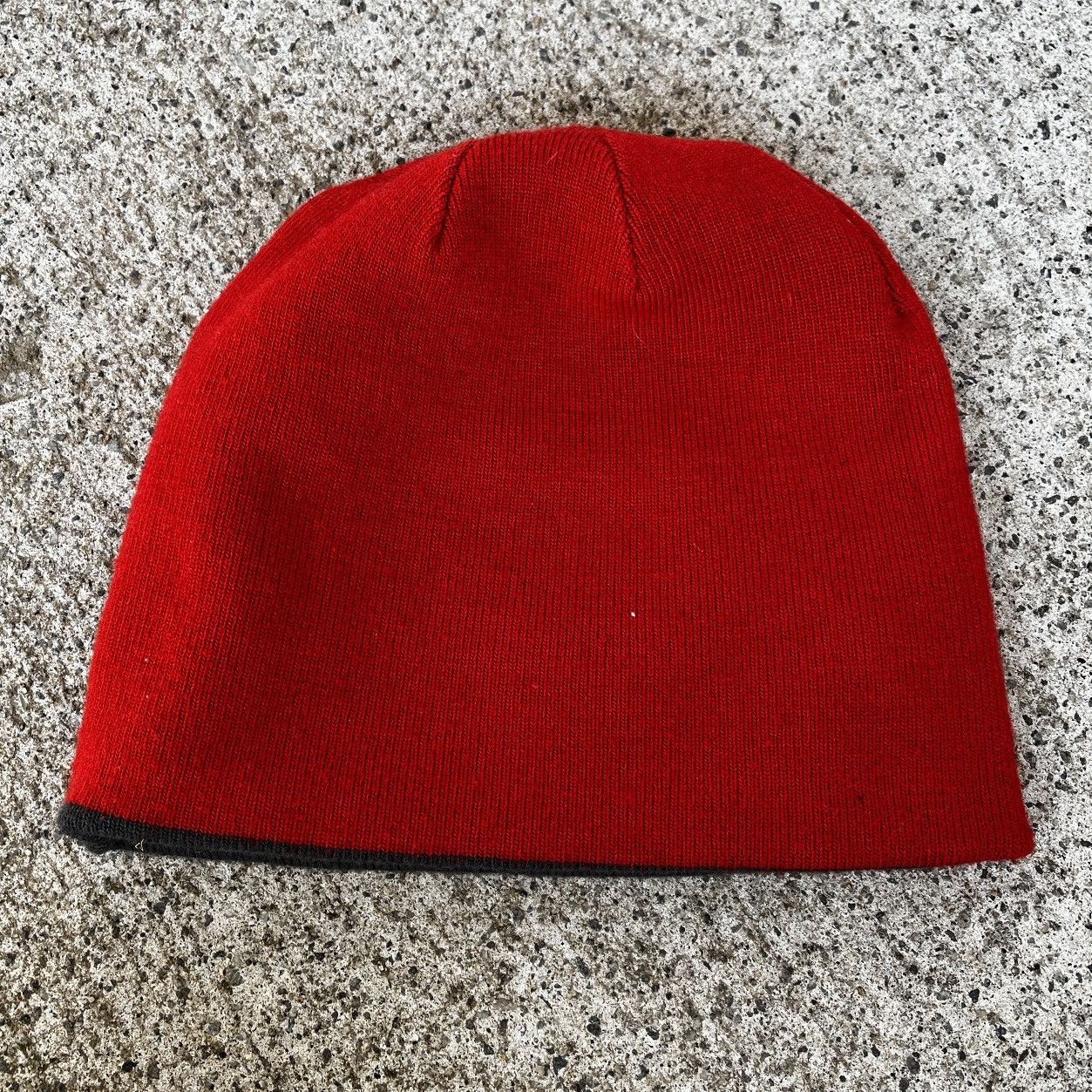 Vintage Vintage Burton Red & Grey Hat Y2K 00’s Size ONE SIZE - 3 Thumbnail