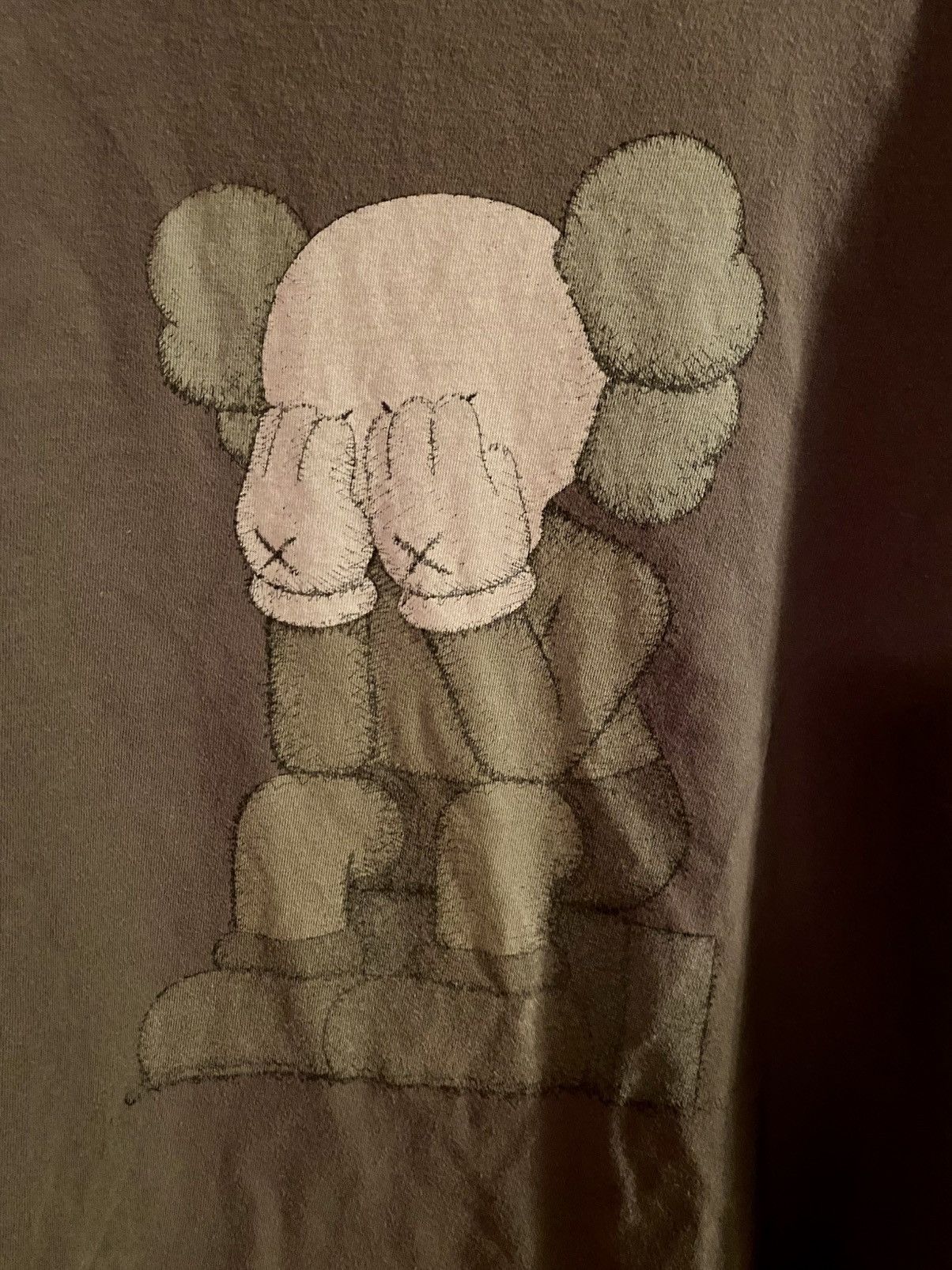 Kaws × Uniqlo Kaws x Uniqlo Tee Size US L / EU 52-54 / 3 - 6 Thumbnail