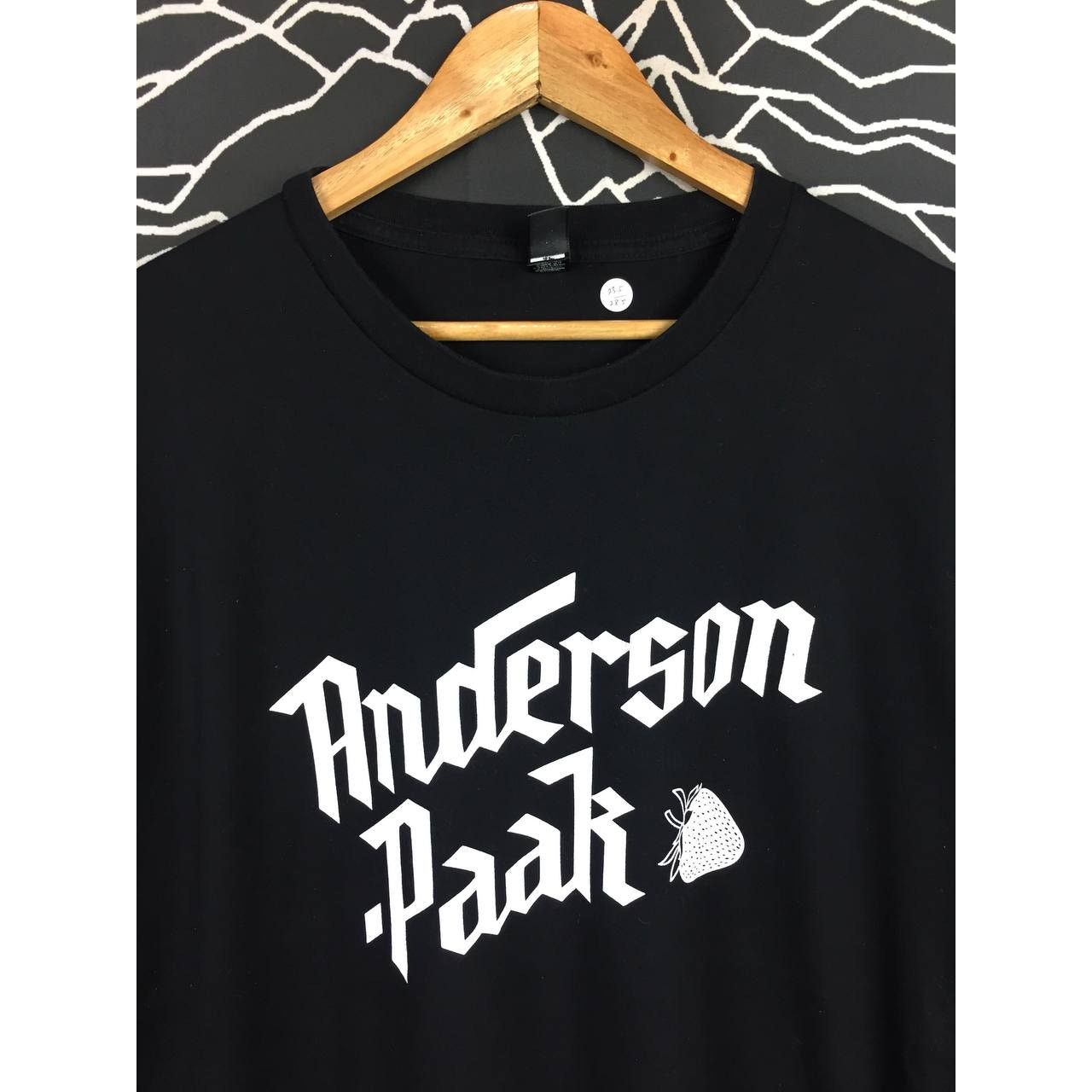 Band Tees × Rap Tees Anderson .Paak Strawberry Aesthetic Tour Rap Tees Size US XL / EU 56 / 4 - 3 Thumbnail