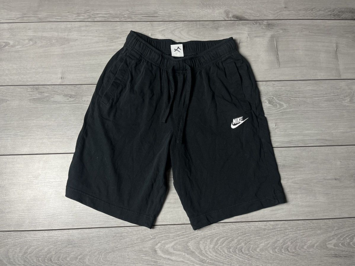 Nike Nike sweat shorts size small Size US 30 / EU 46 - 1 Thumbnail