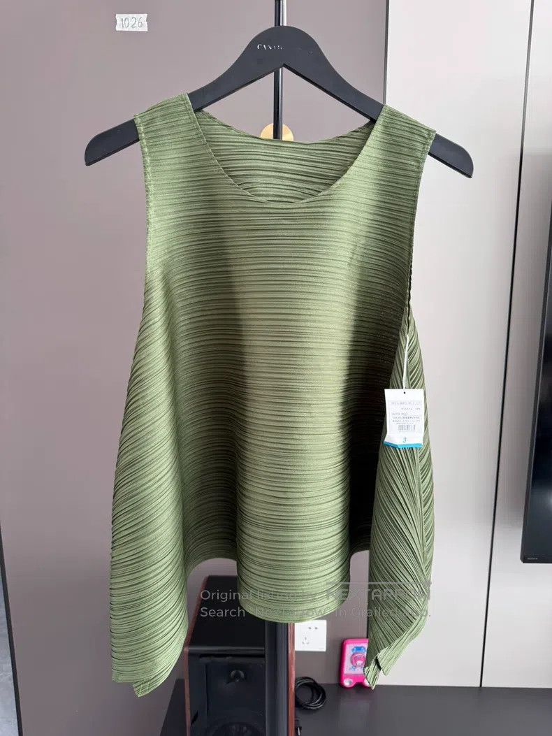 Issey Miyake Issey Miyake Iridescent Striped Top Size L / US 10 / IT 46 - 5 Thumbnail
