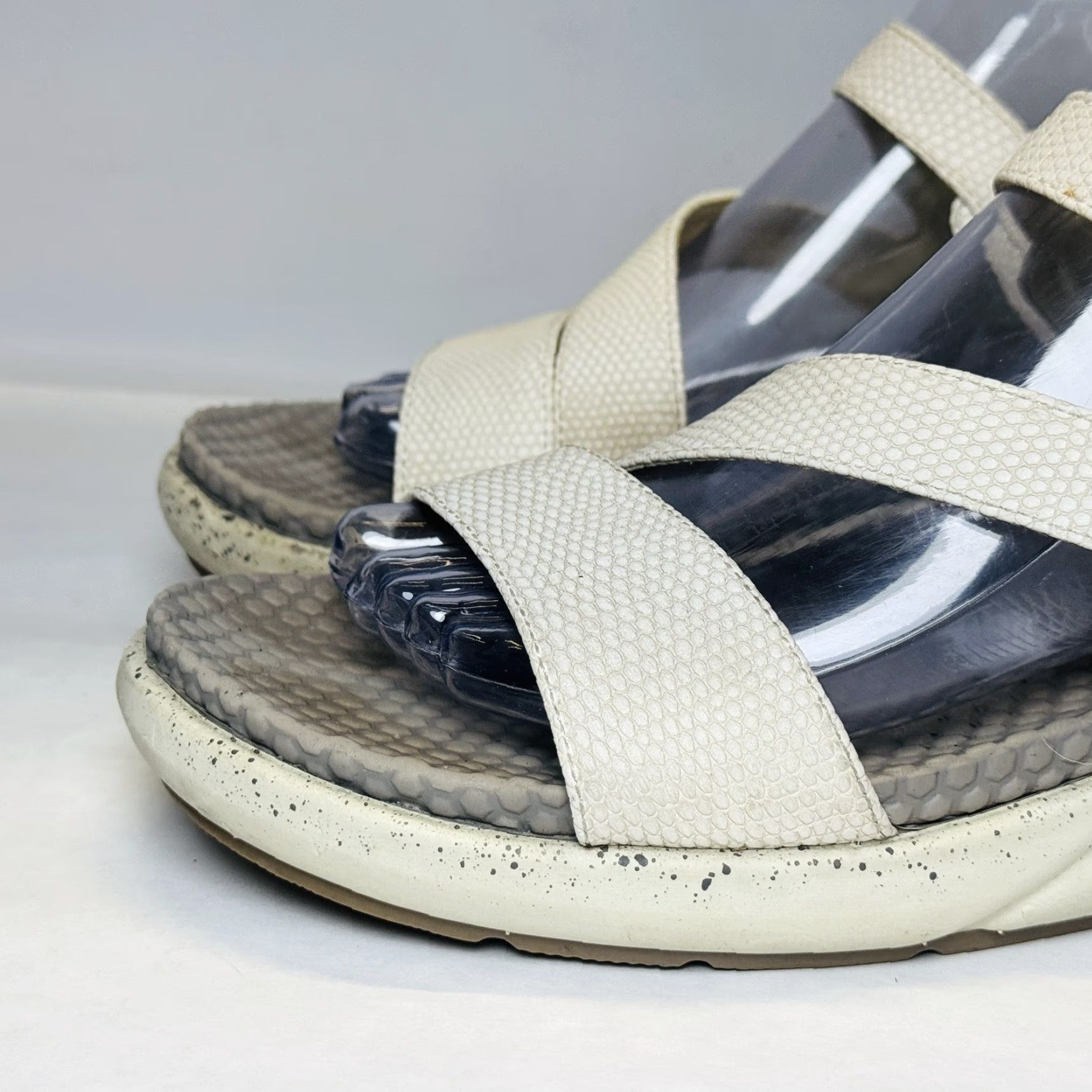 Vintage Baretraps Glena Sandals Womens Size 9.5 M White Adjustable Ankle Strap Comfort Arch Support Size US 10 / IT 40 - 3 Thumbnail