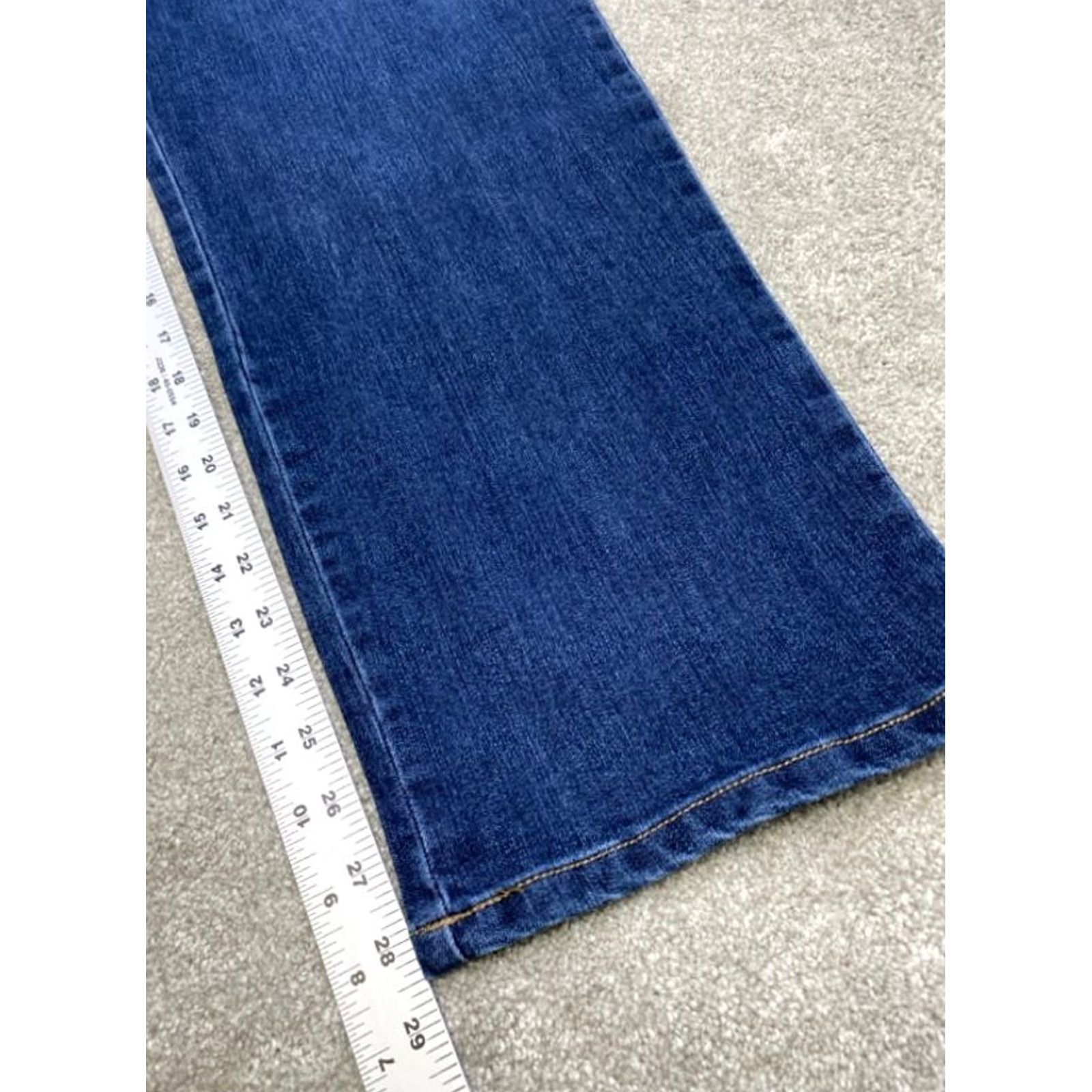 Gloria Vanderbilt Gloria Vanderbilt Jeans Amanda 18 Womens Denim Stretch NWT Blue 37x28.5 5-Pocket Regular Rise Tailored Tapered Pattern Solid Shirt? Size 40" / US 18 - 7 Thumbnail