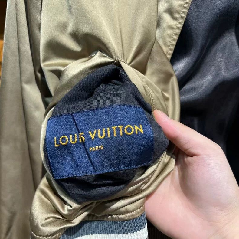 Louis Vuitton Louis Vuitton Gold Embroidered Letter Bomber Jacket Size US L / EU 52-54 / 3 - 3 Thumbnail