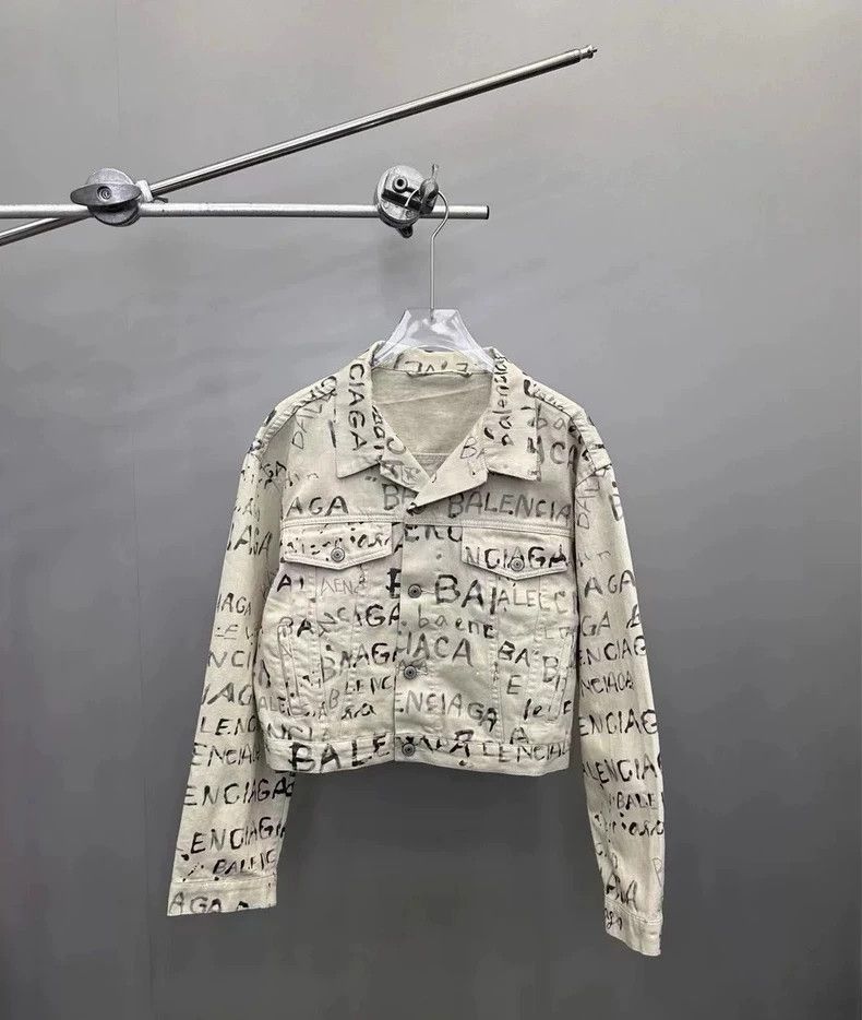 Balenciaga Balenciaga White graffiti full of letters logo denim jacke Size M / US 6-8 / IT 42-44 - 1 Thumbnail