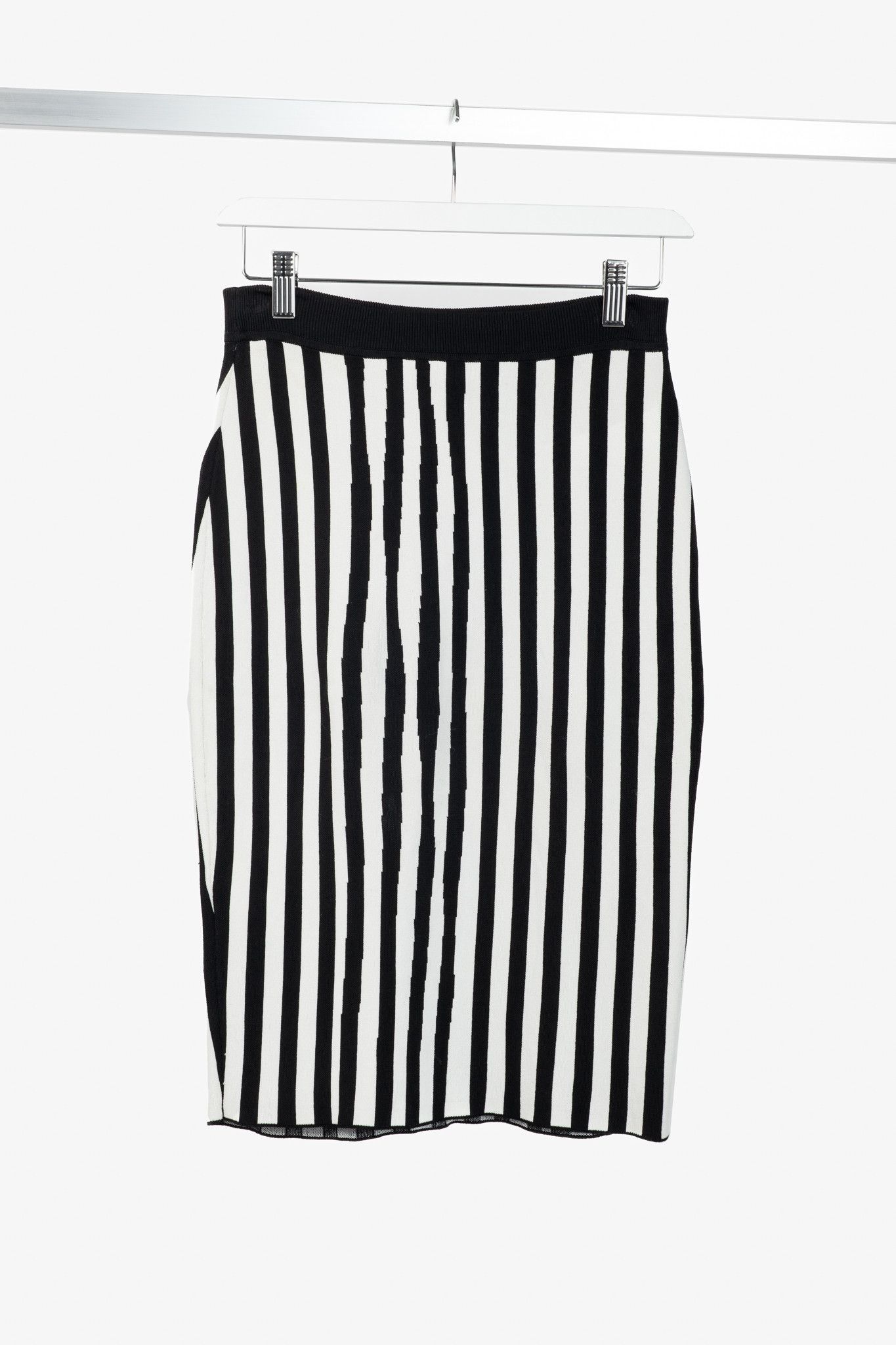 A.L.C. A.L.C. White & Black Striped Knit Pencil Skirt Size 24" / US 00 / IT 34 - 2 Thumbnail