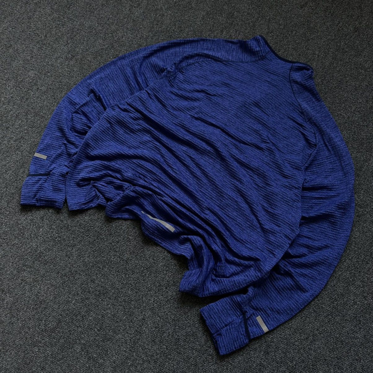 Nike VTG Mans Nike Dry - Fit Long-sleeve T-shirts Sport-wear Size US XL / EU 56 / 4 - 3 Thumbnail