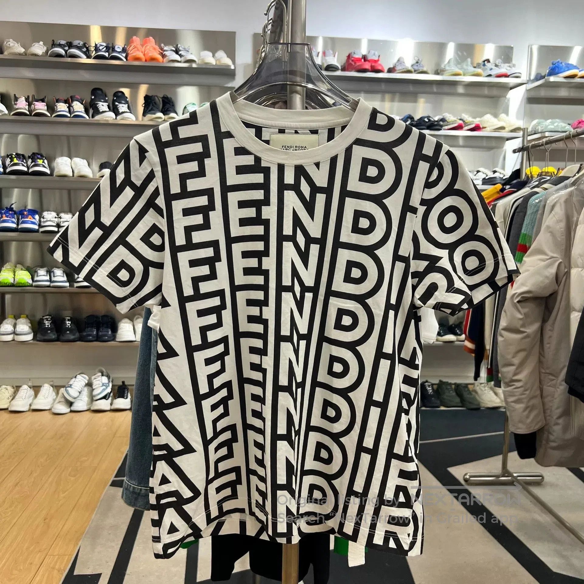 Fendi FENDI Black White Logo Print Short Sleeve M. Size US M / EU 48-50 / 2 - 1 Thumbnail