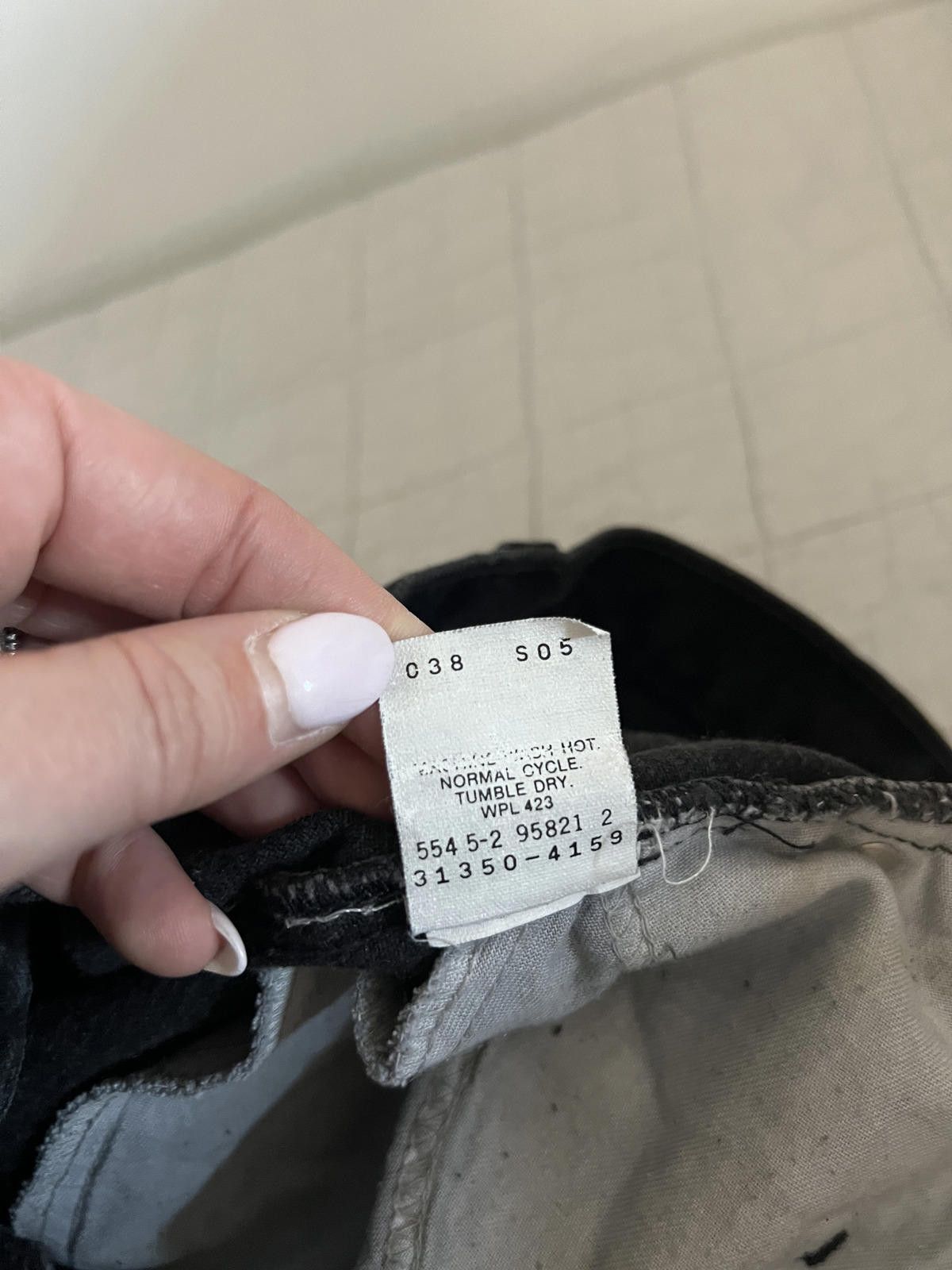 Levi's Vintage 1992 Levi’s Black Women's Straight Leg Jeans Size 25" / US 0 / IT 36 - 5 Thumbnail