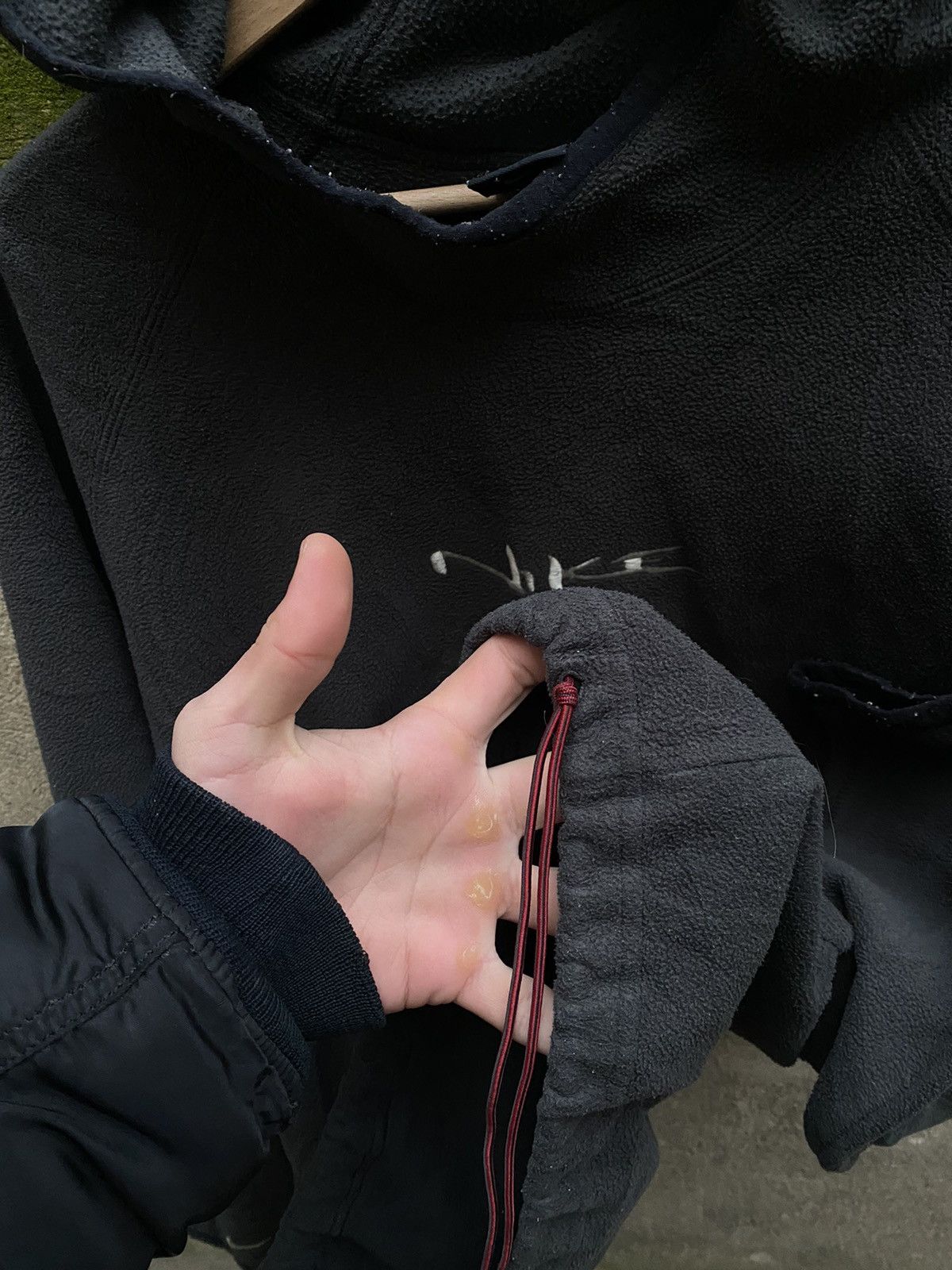 Nike × Vintage Vintage Nike Embroidered Logo Y2K Ninja Fleece Hoodie Size US L / EU 52-54 / 3 - 6 Thumbnail