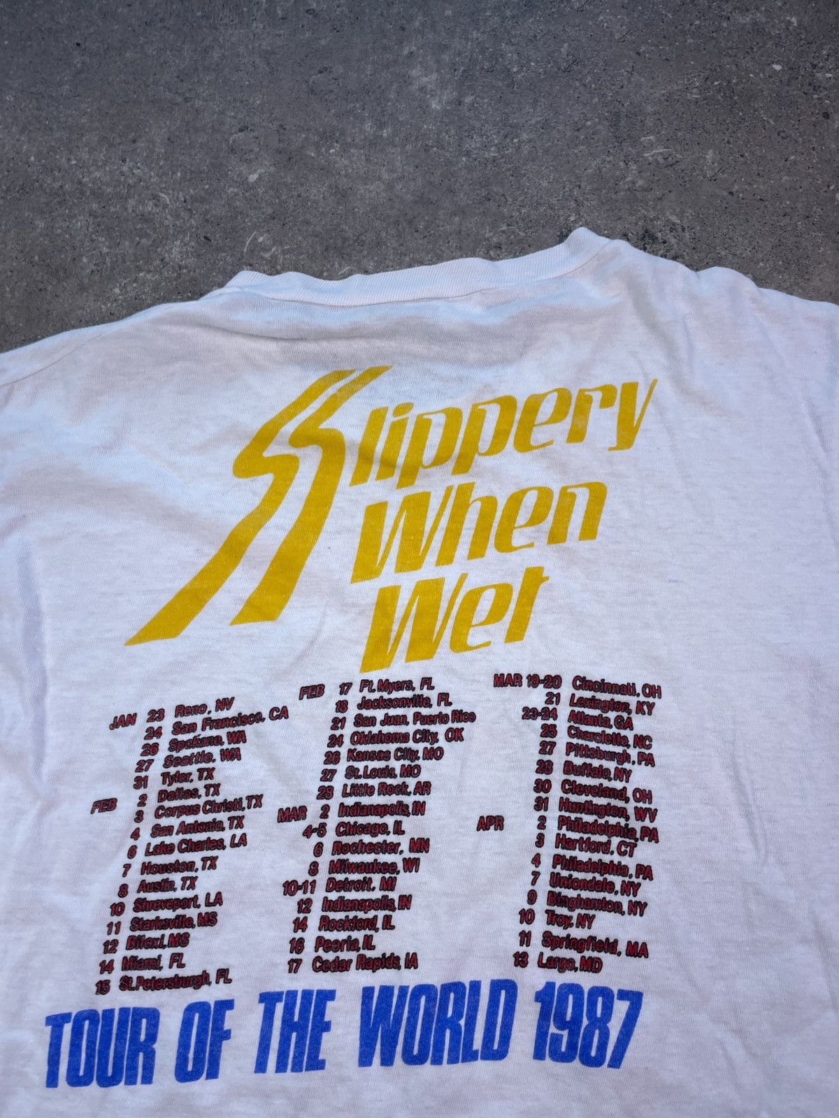 Band Tees Bon Jovi Slippery when wet 87 world tour tee Size US XL / EU 56 / 4 - 4 Thumbnail