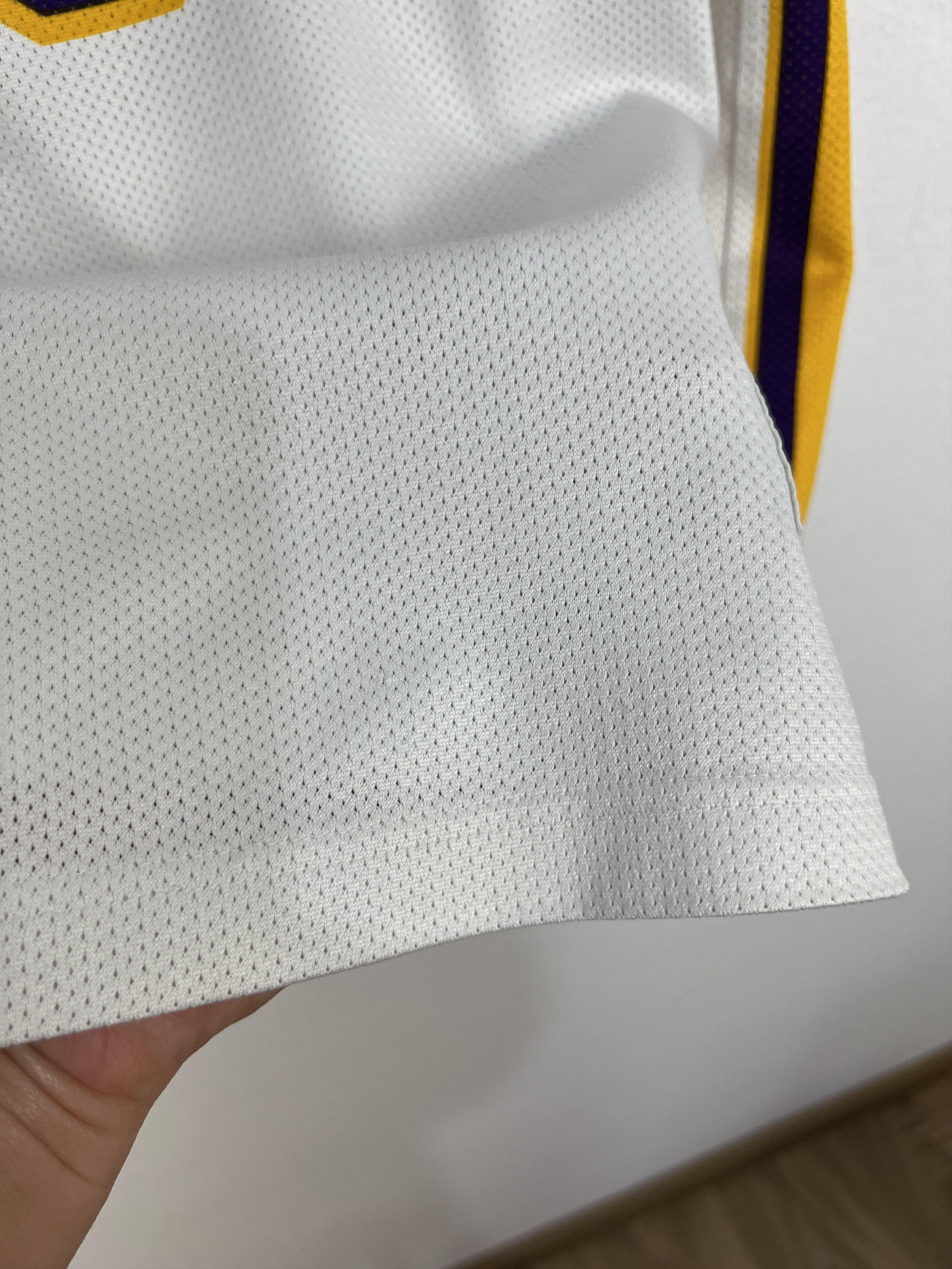 Champion Vintage Los Angeles Lakers #8 Bryant NBA Jersey Size US M / EU 48-50 / 2 - 10 Thumbnail